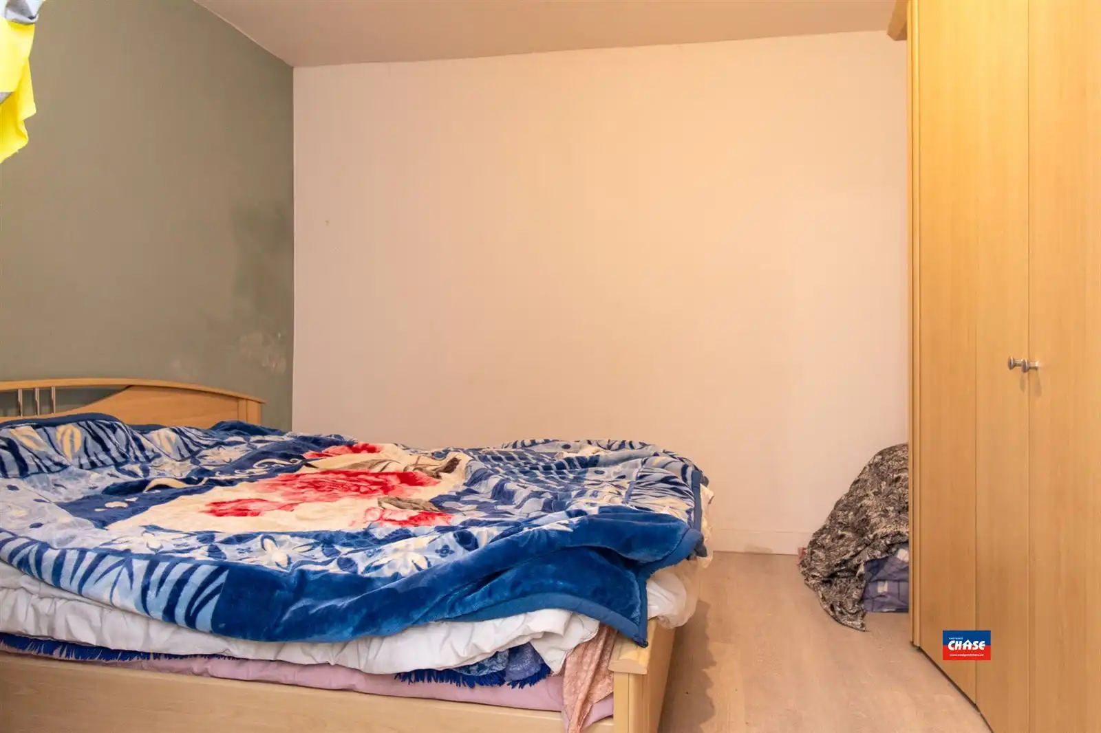 Ruime woning met 6 slaapkamers en handelsgelijkvloers foto 15