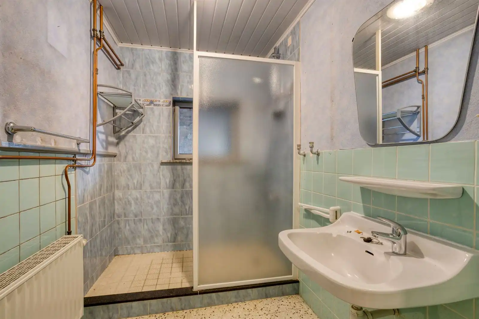 Openbebouwing met 5 slaapkamers garage en ruime tuin foto 10