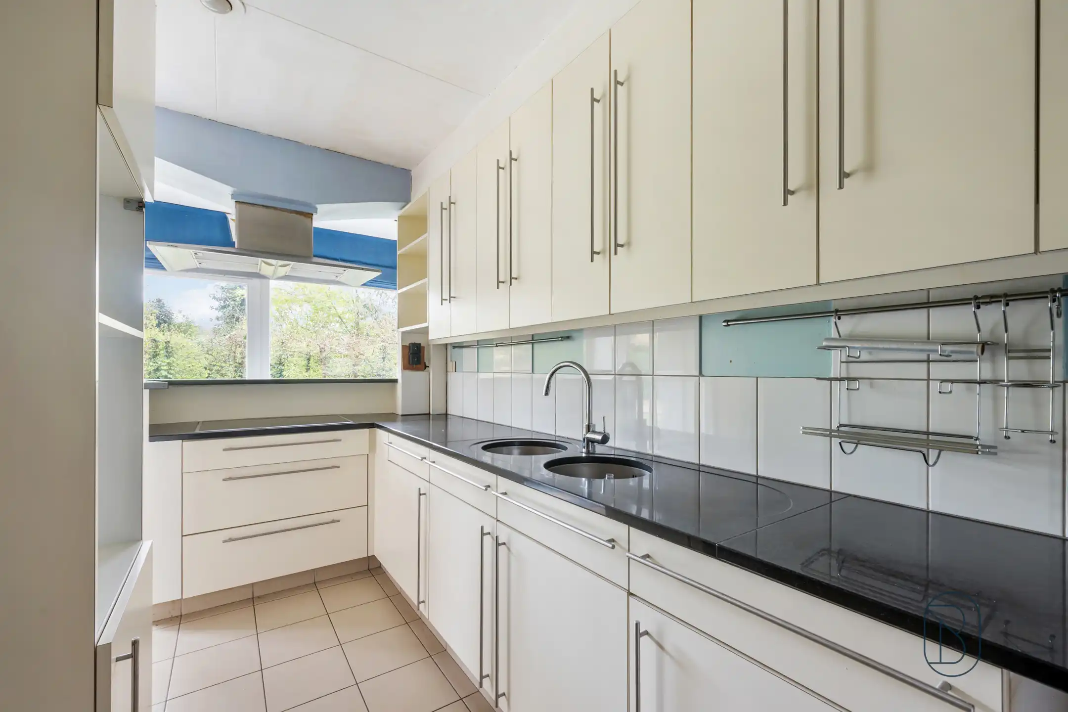 Topgelegen in de Rodenburg: te renoveren/af te breken villa foto 14