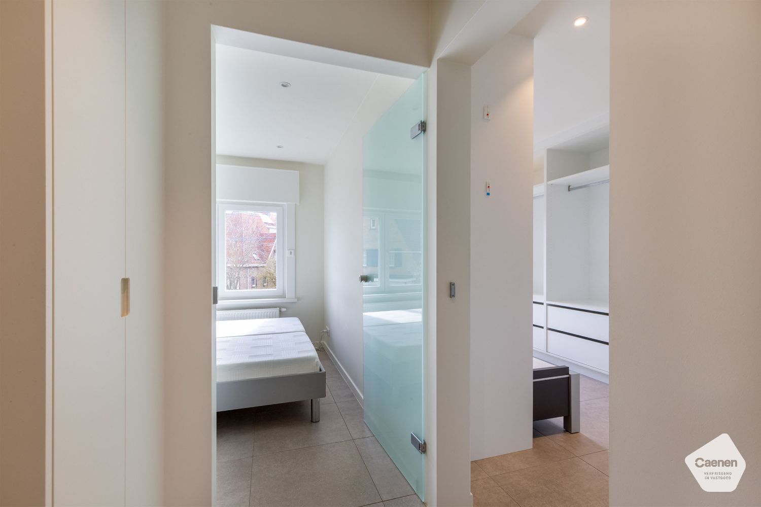 Volledig gerenoveerd appartement met 2 slaapkamers foto 8