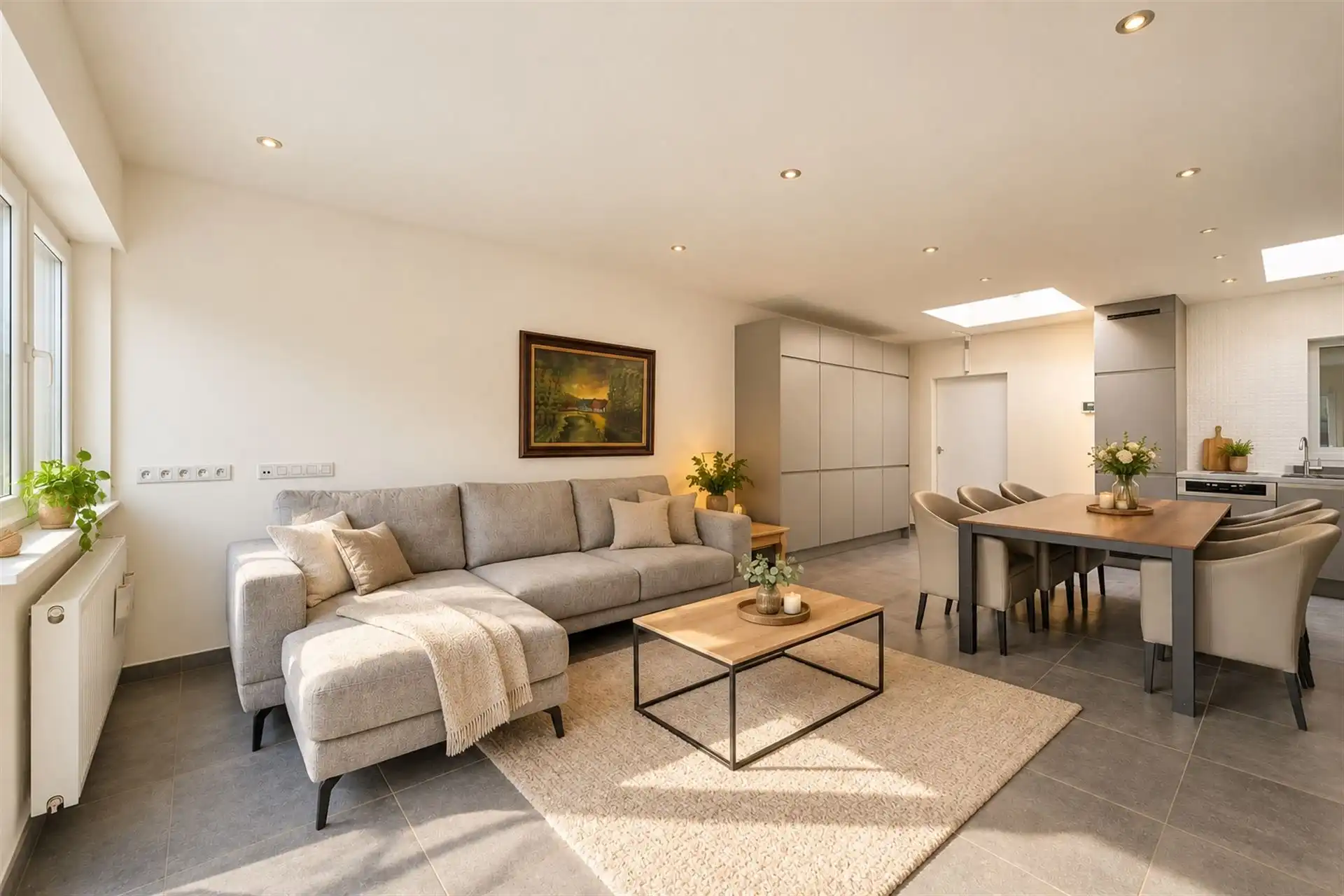 Ruime instapklare woning met 4 slk, garage en tuin in Heule foto 2