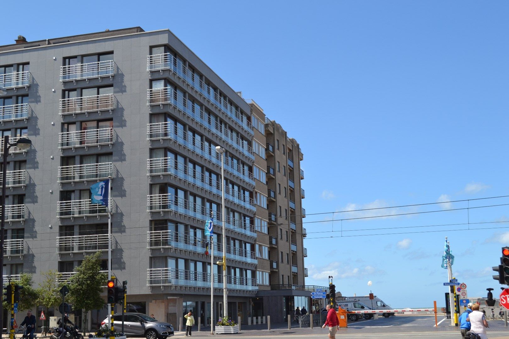 Mooi 2 slaapkamer appartement met  zeezicht  te Oostduinkerke foto 4