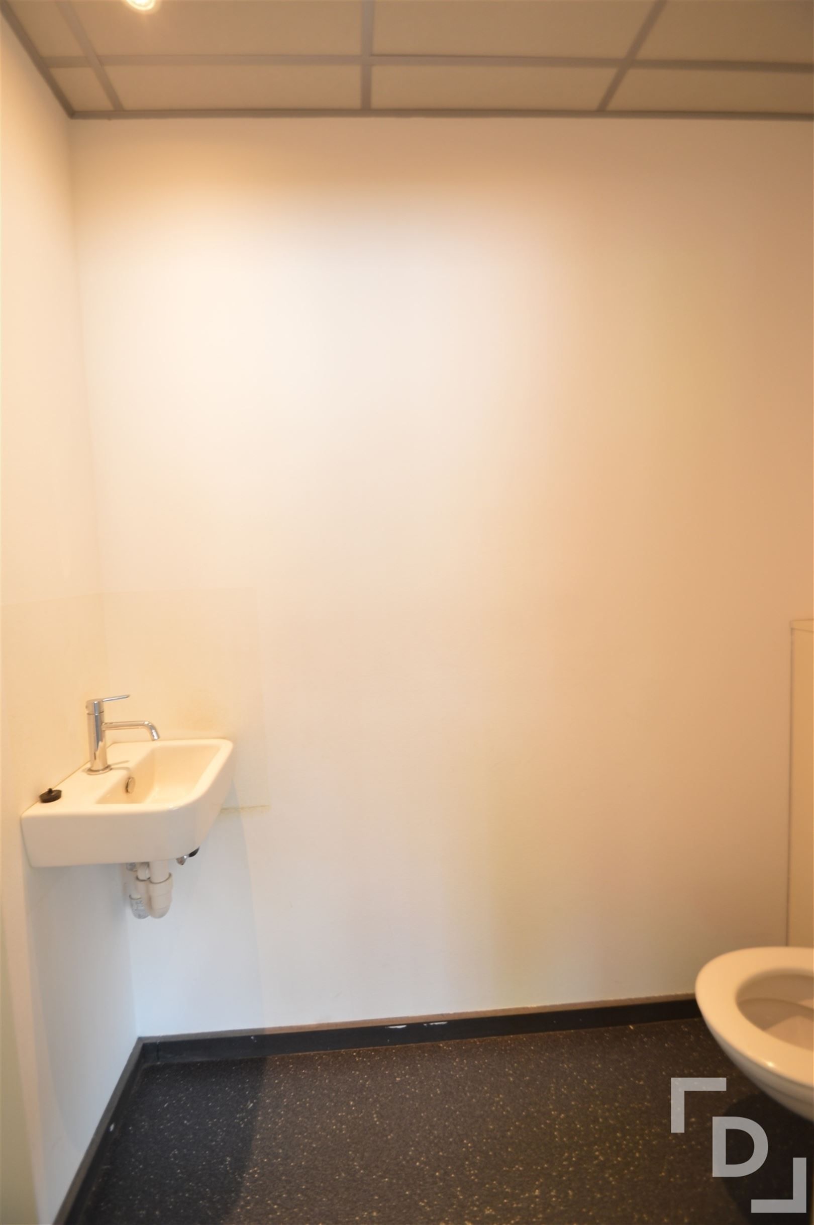 Ingericht kantoor met ontvangstruimte foto 12