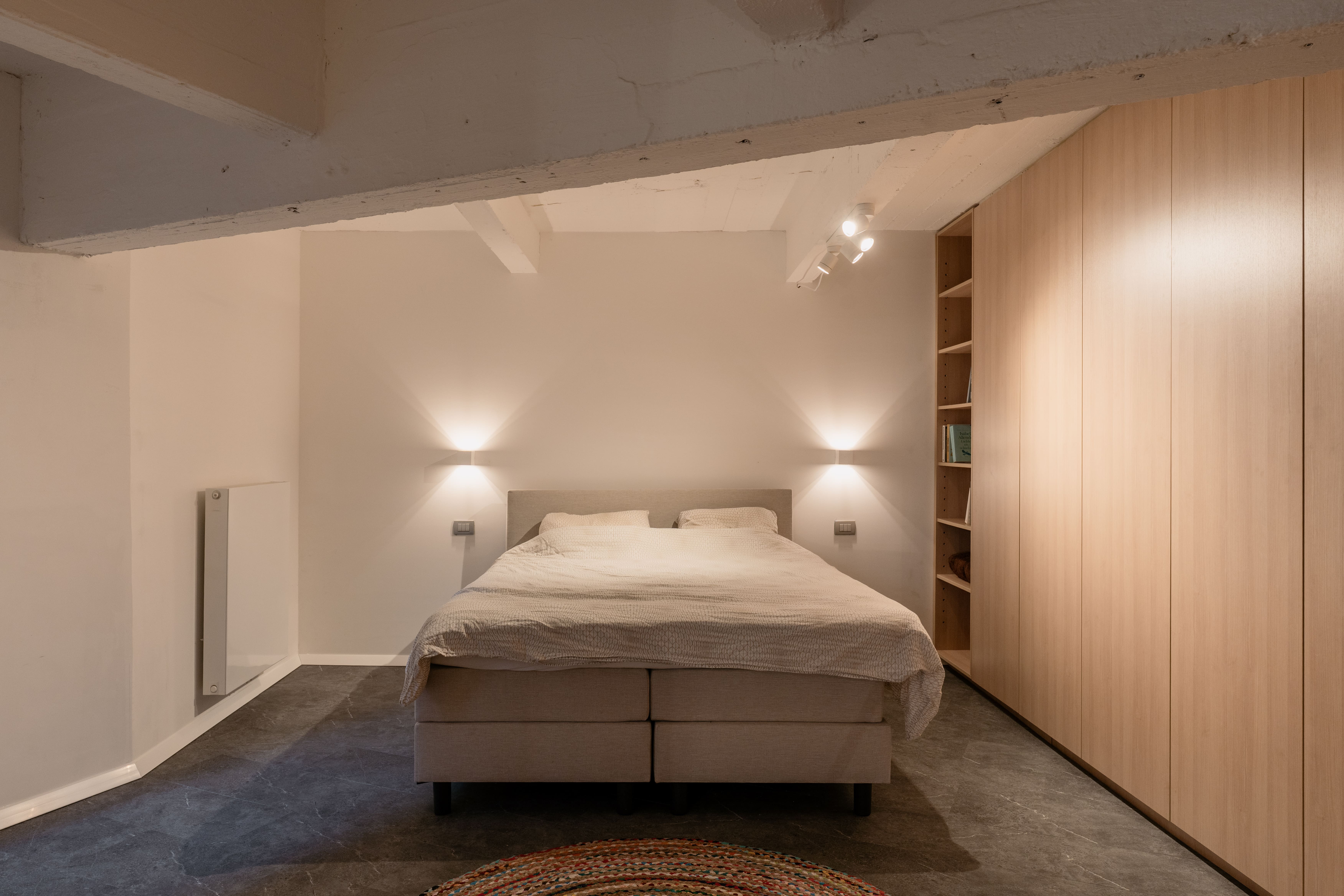 In OPTION by George: een loft met tuin waarin de Japanse kerselaar al even intens floreert als de buurt foto 17