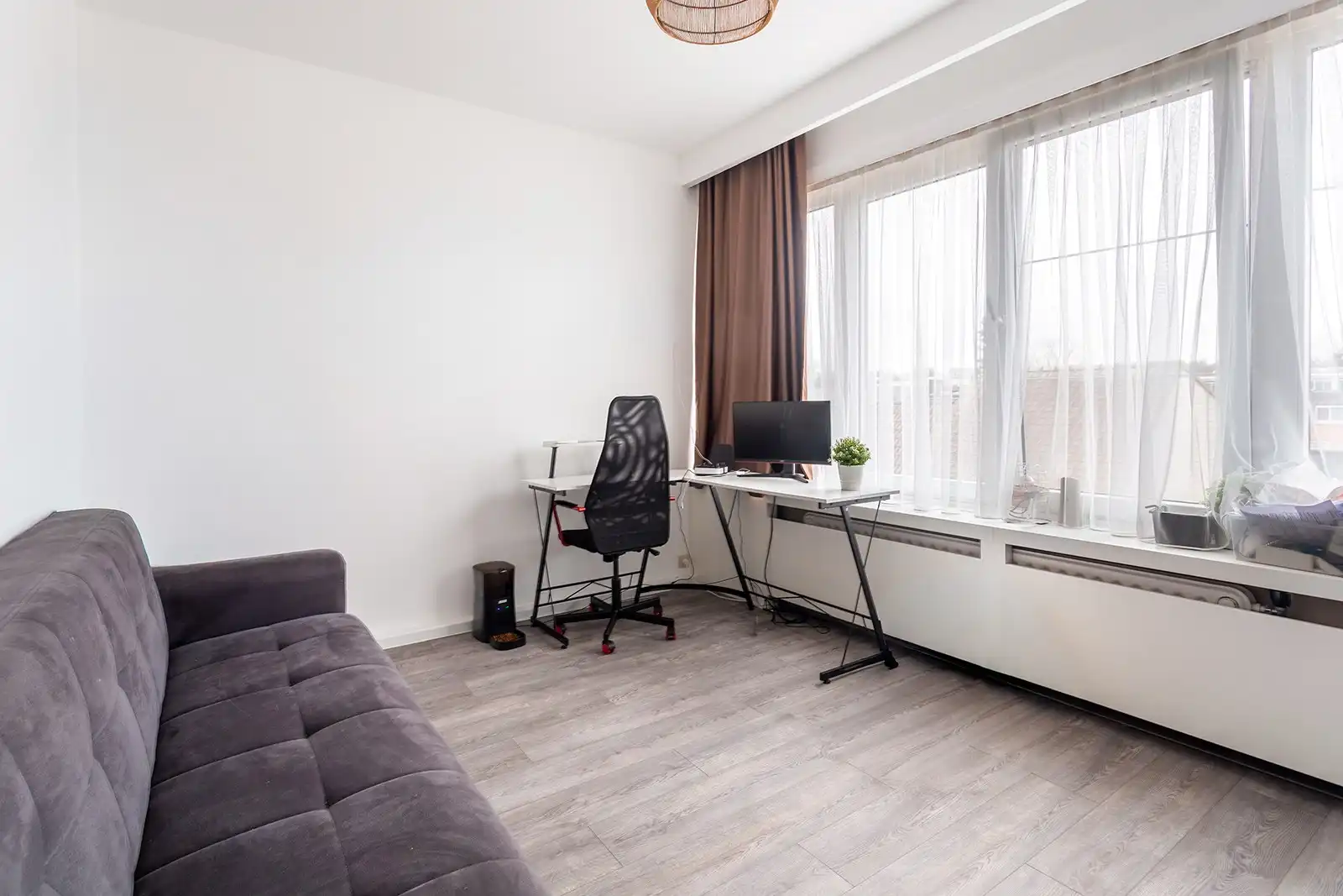 Prachtig gerenoveerd appartement met 3 ruime slaapkamers en terras foto 16