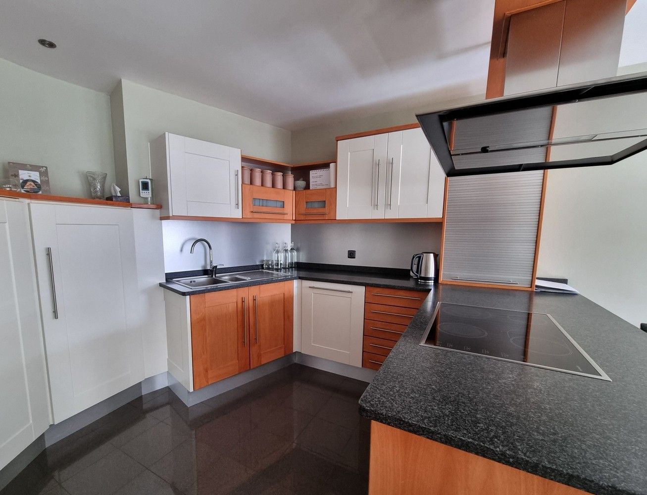 Zeer ruim instapklaar appartement met 3 slpks in het centrum foto 7