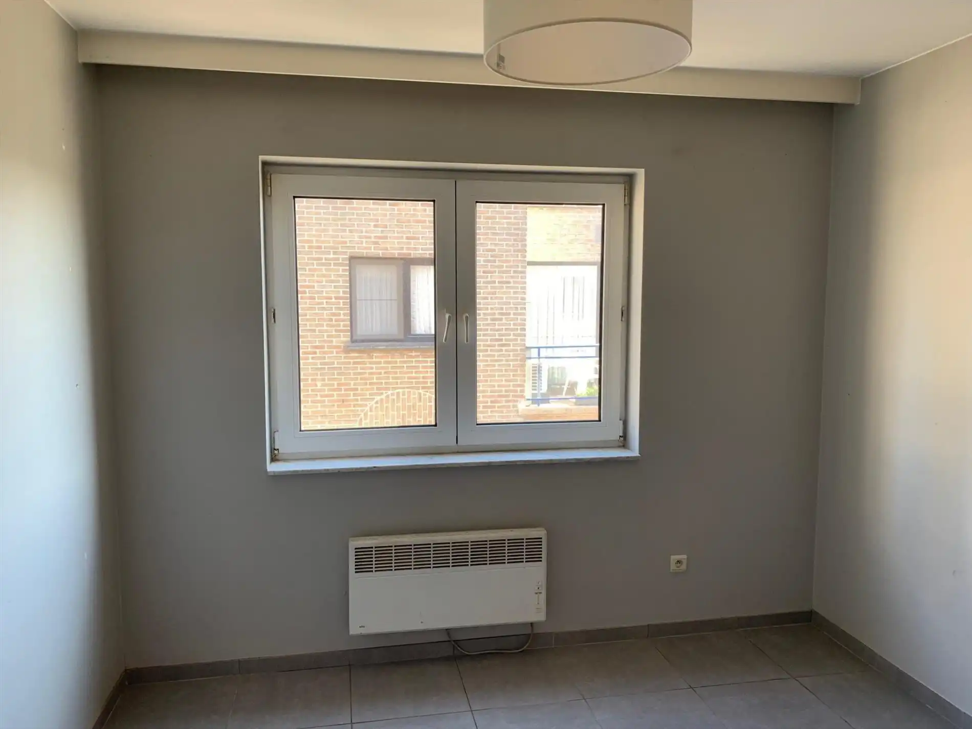 Ongemeubeld appartement met 1 slaapkamer, vlakbij strand foto 7