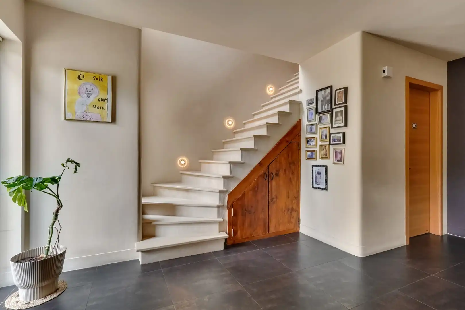 INSTAPKLARE GEZINSWONING MET 4 SLAAPKAMERS, ZWEMBAD EN PRACHTIGE TUIN OP 609M2 TE MAASMECHELEN foto 3