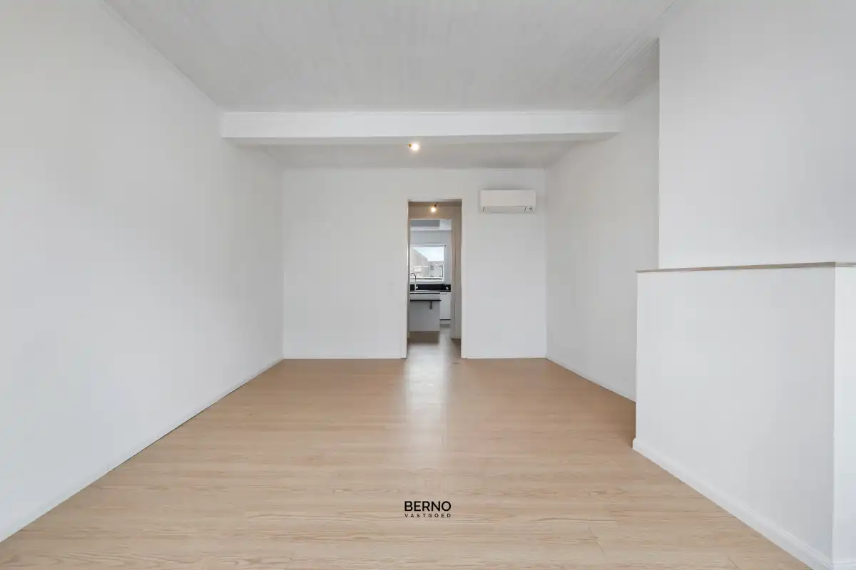 Gerenoveerde handelswoning met tuin op topligging foto 5