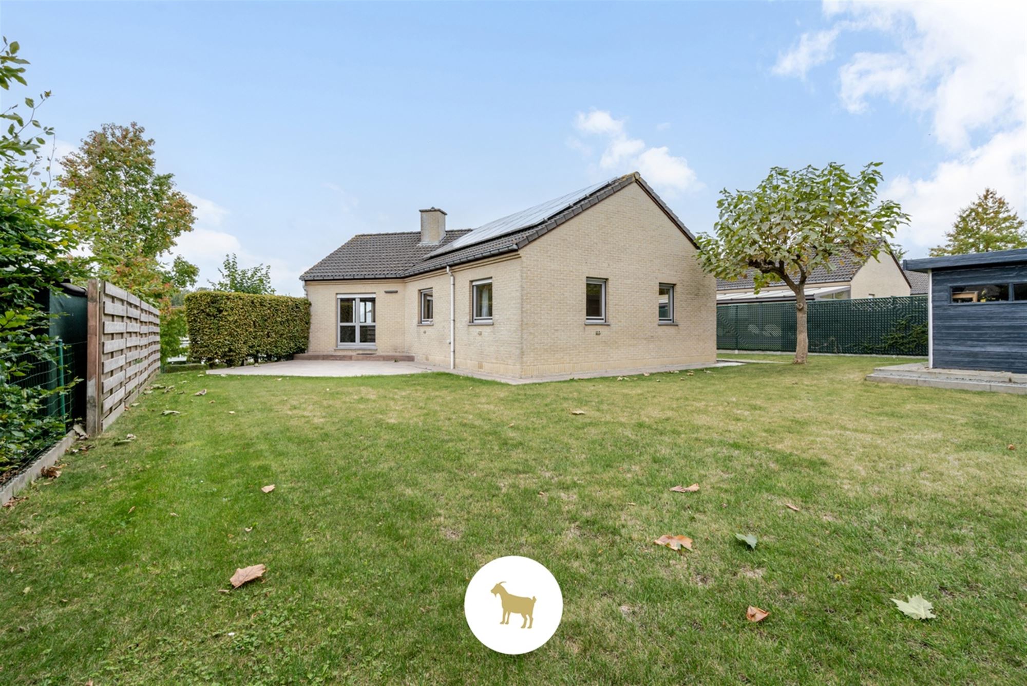 Instapklare OPEN BEBOUWING met 3 SLAAPKAMERS en GARAGE op een rustig gelegen PERCEEL GROND van 655m² foto 12