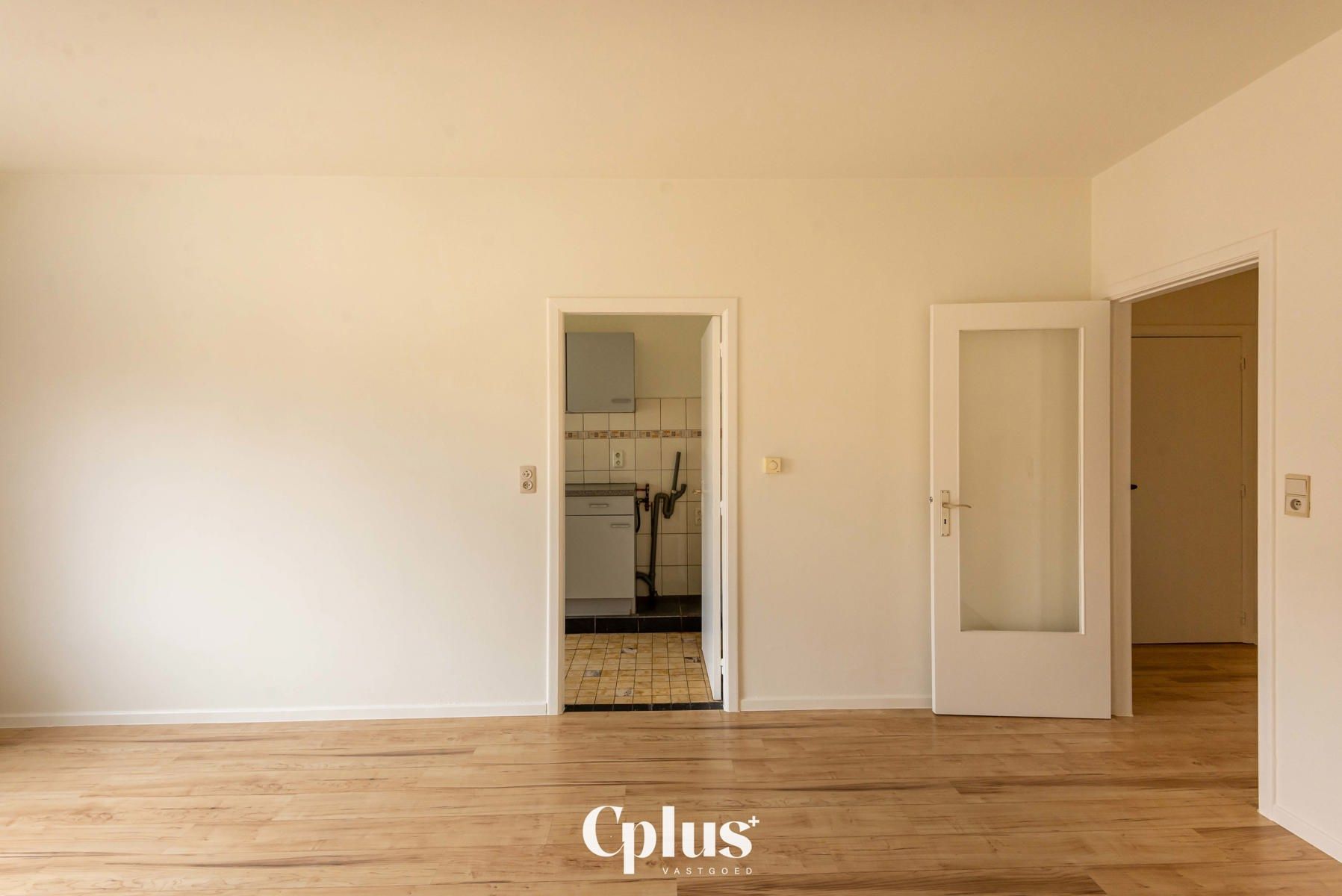 Tweeslaapkamer appartement nabij station - Te koop foto 3