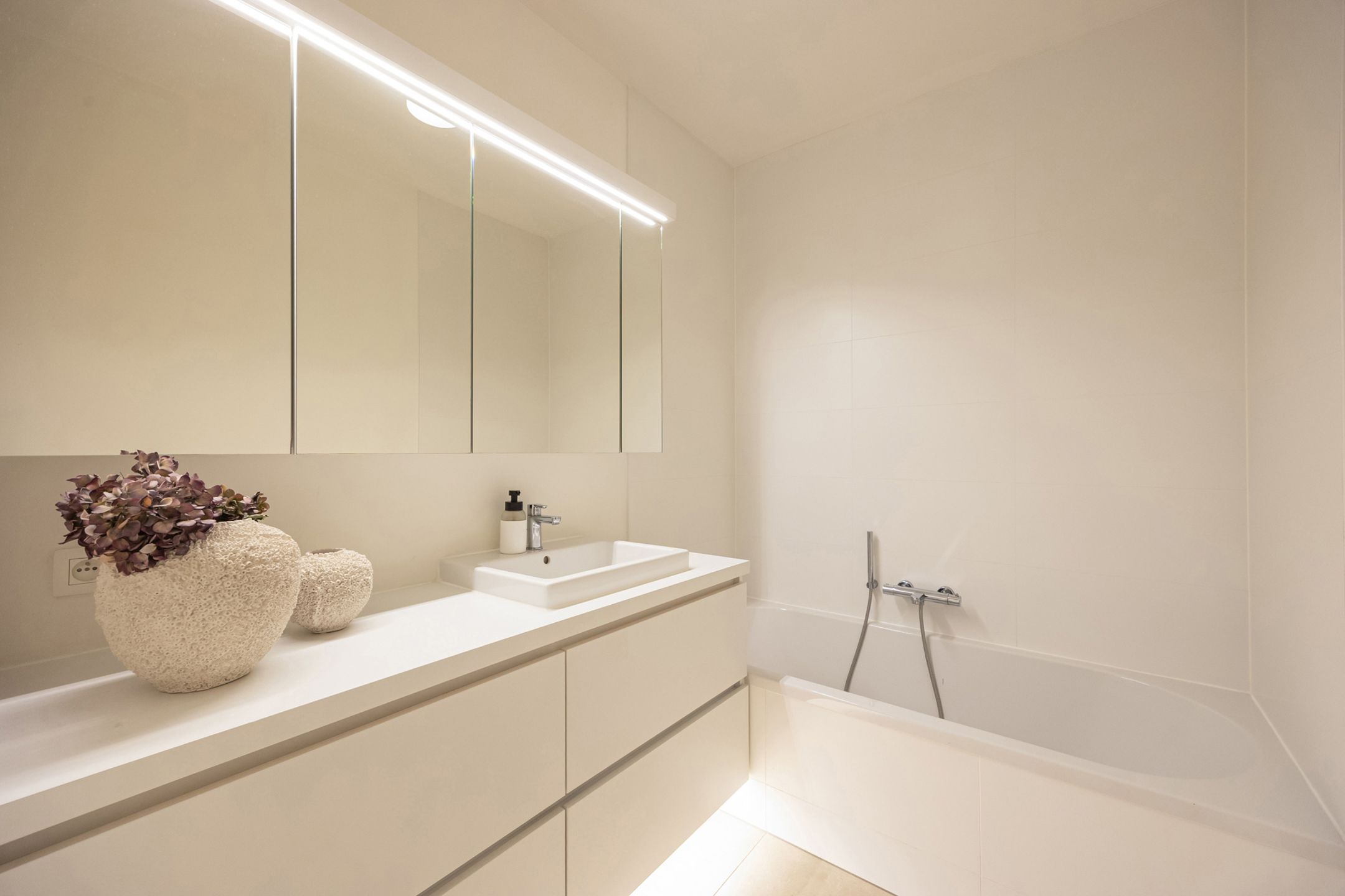 Prachtig 2 slaapkamer appartement in 's Gravenwezel foto 7