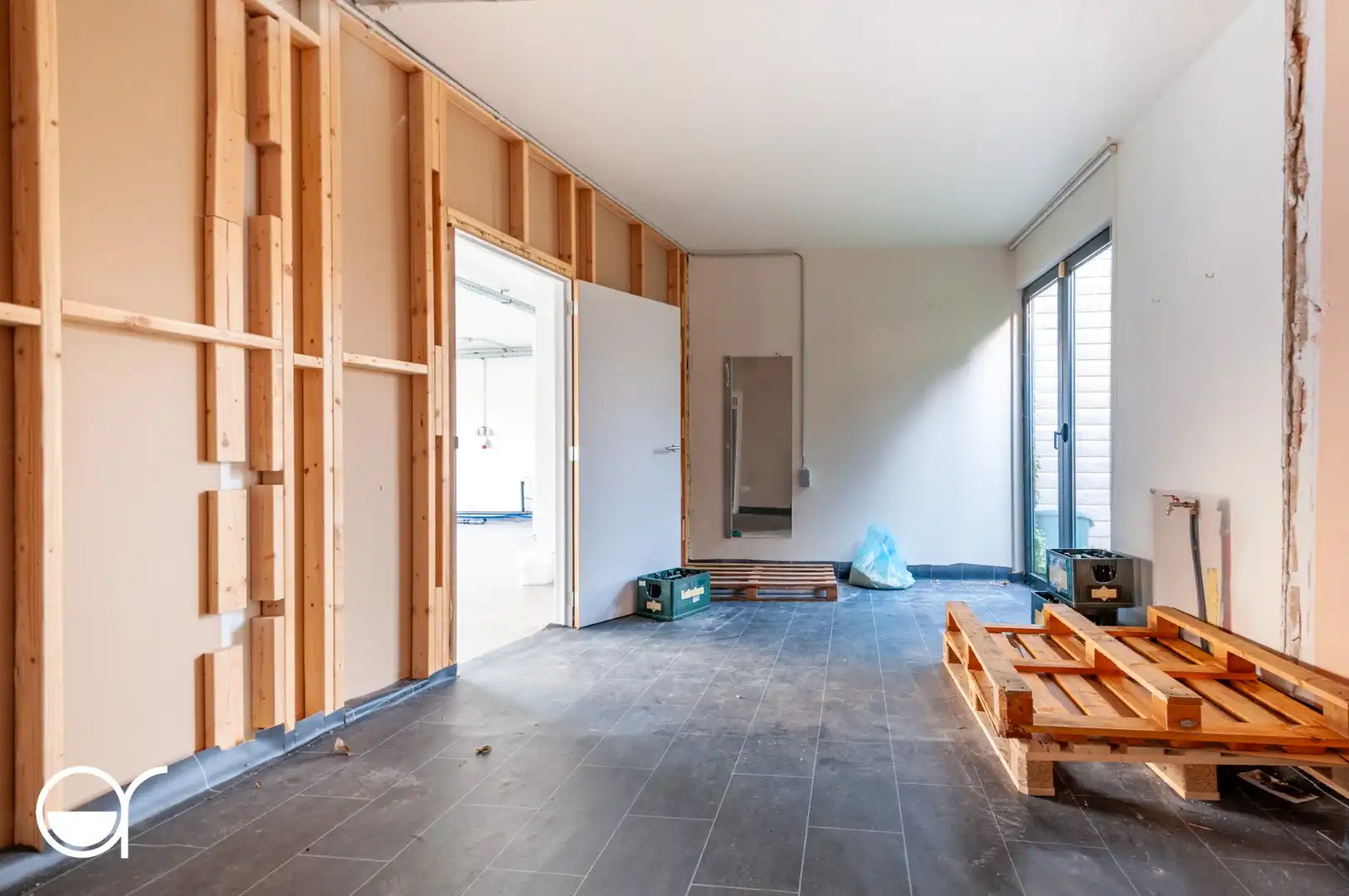 Handelsgelijkvloers op drukke locatie foto 6