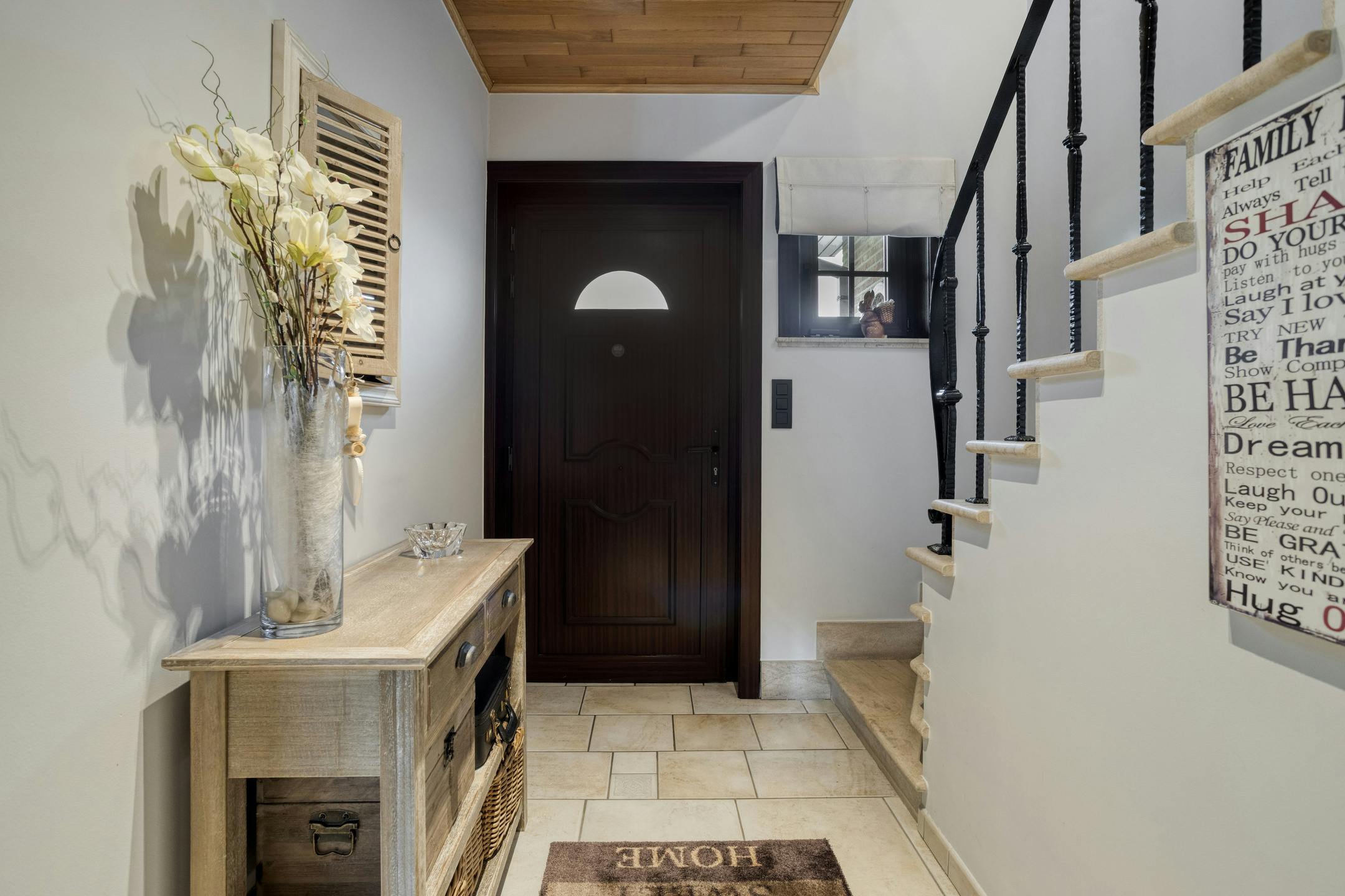 Gezinswoning met 3 slaapkamers en bureau te koop in Drongen foto 4