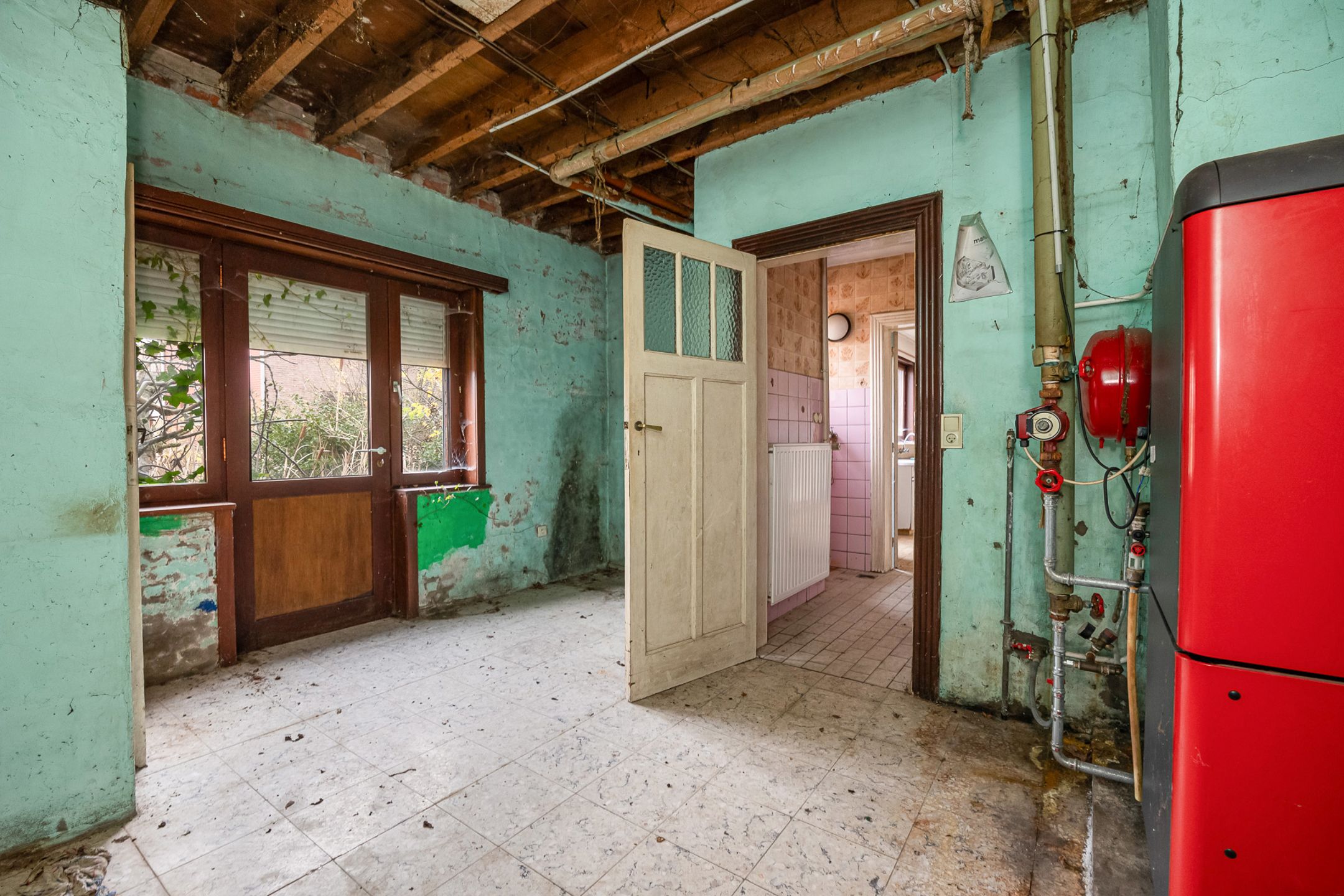 Te renoveren woning op 756m² vlakbij centrum foto 8