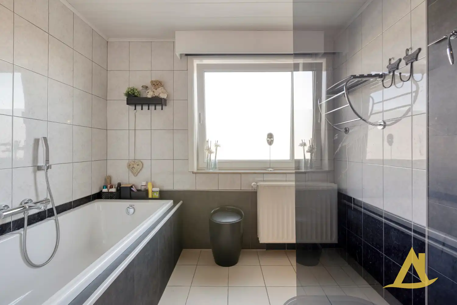 ZEER RUIM APPARTEMENT MET STUDIO EN 2 AUTOSTAANPLAATSEN TE DIEST! foto 18