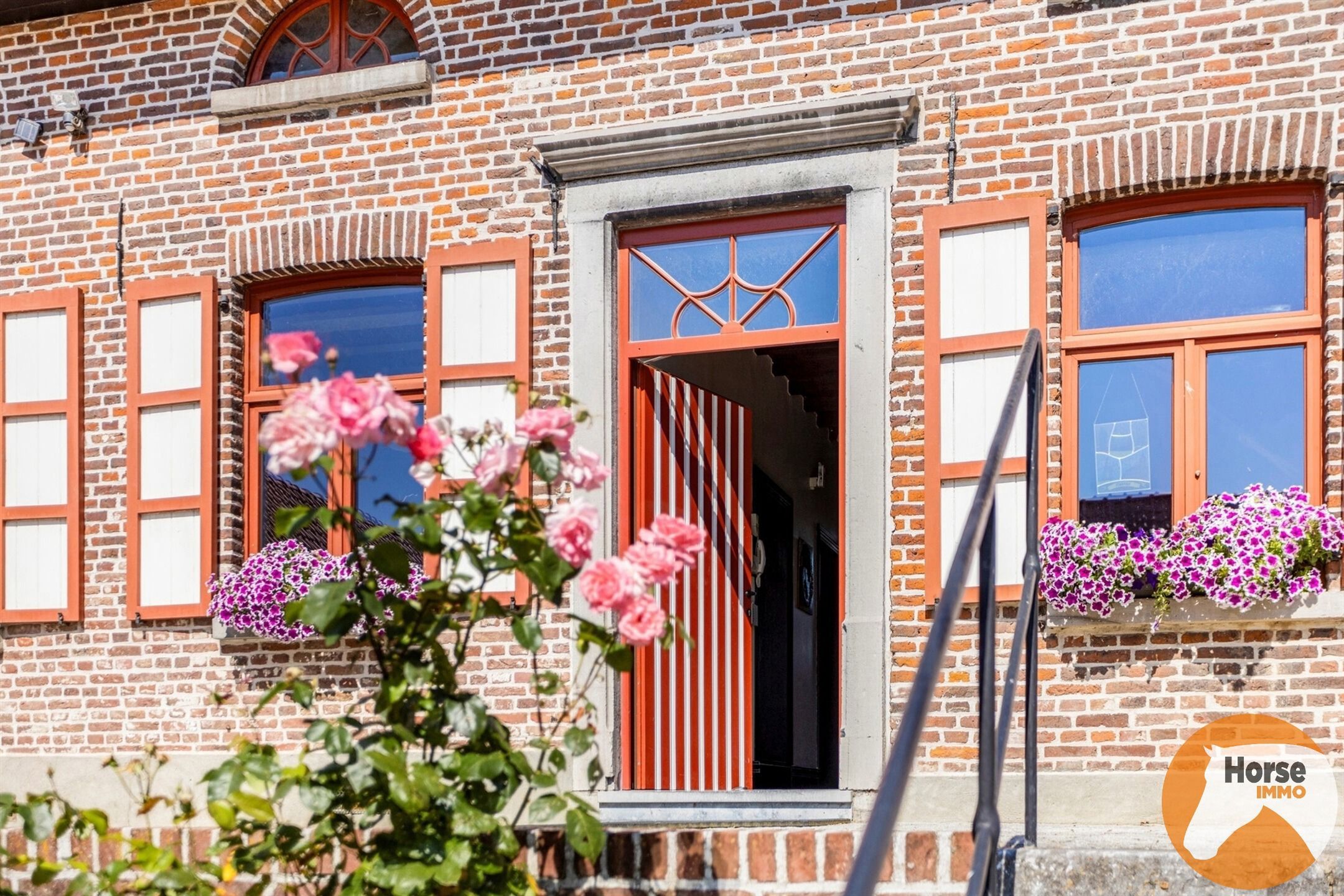 MAARKEDAL - UNIEKE VIERKANTSHOEVE met binnenzwembad en piste foto 3