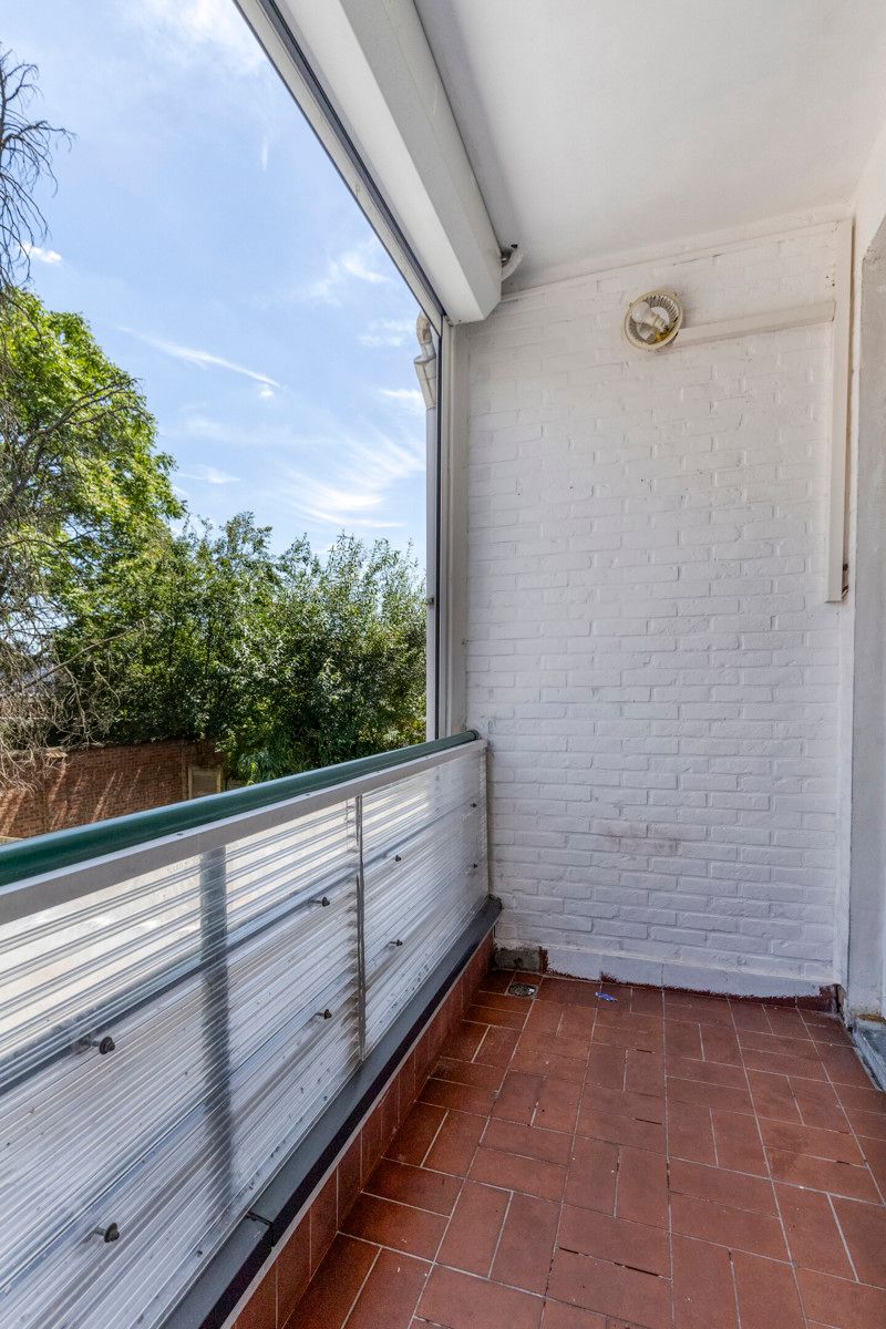 Ruim appartement met 2 slaapkamers en terras. foto 6