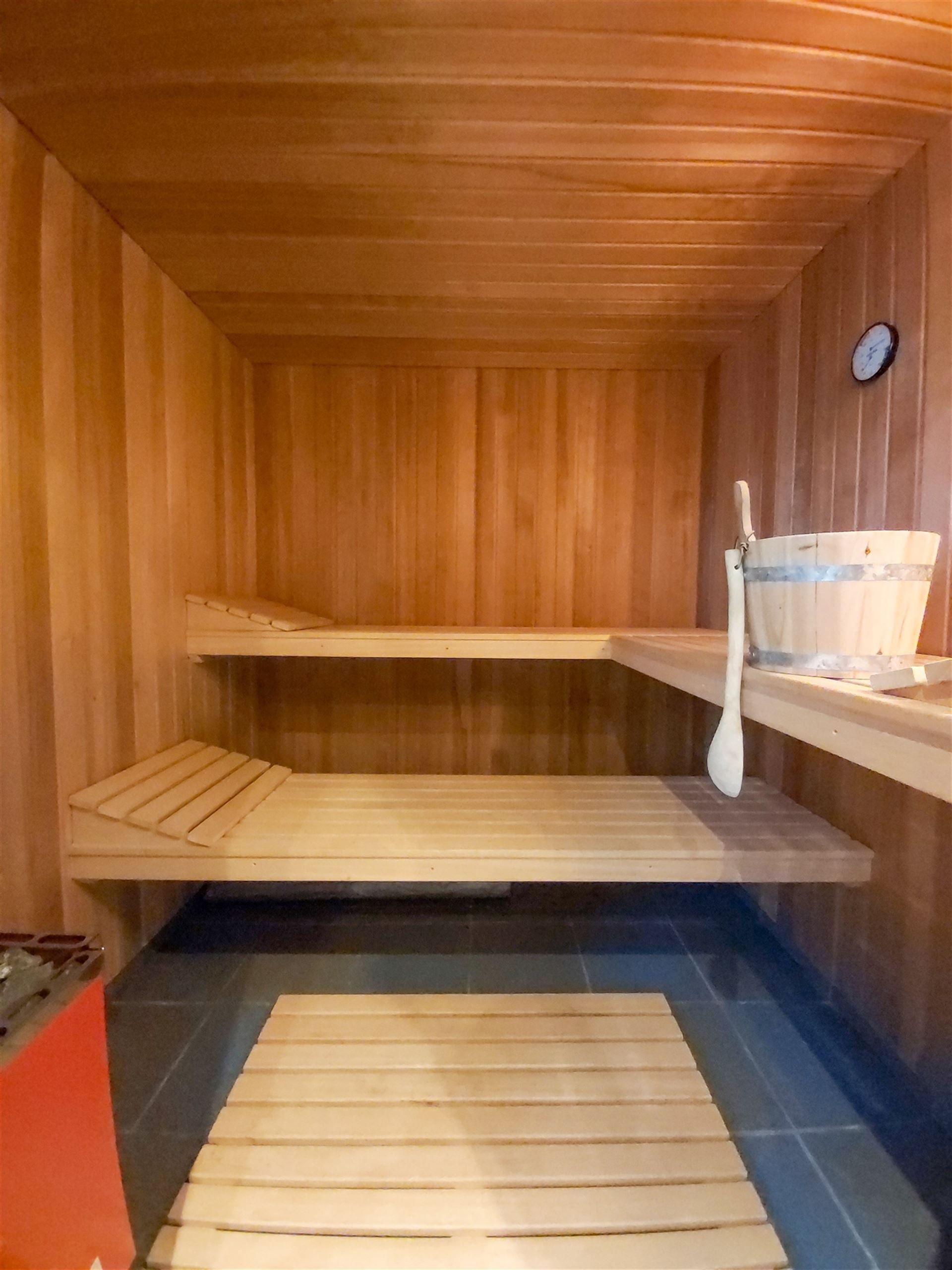 Grotestraat 332/2 – genieten van comfort, sauna, ruime inpandige garage, prachtig aangelegde tuin en een uniek uitzicht over de Maas! foto 22