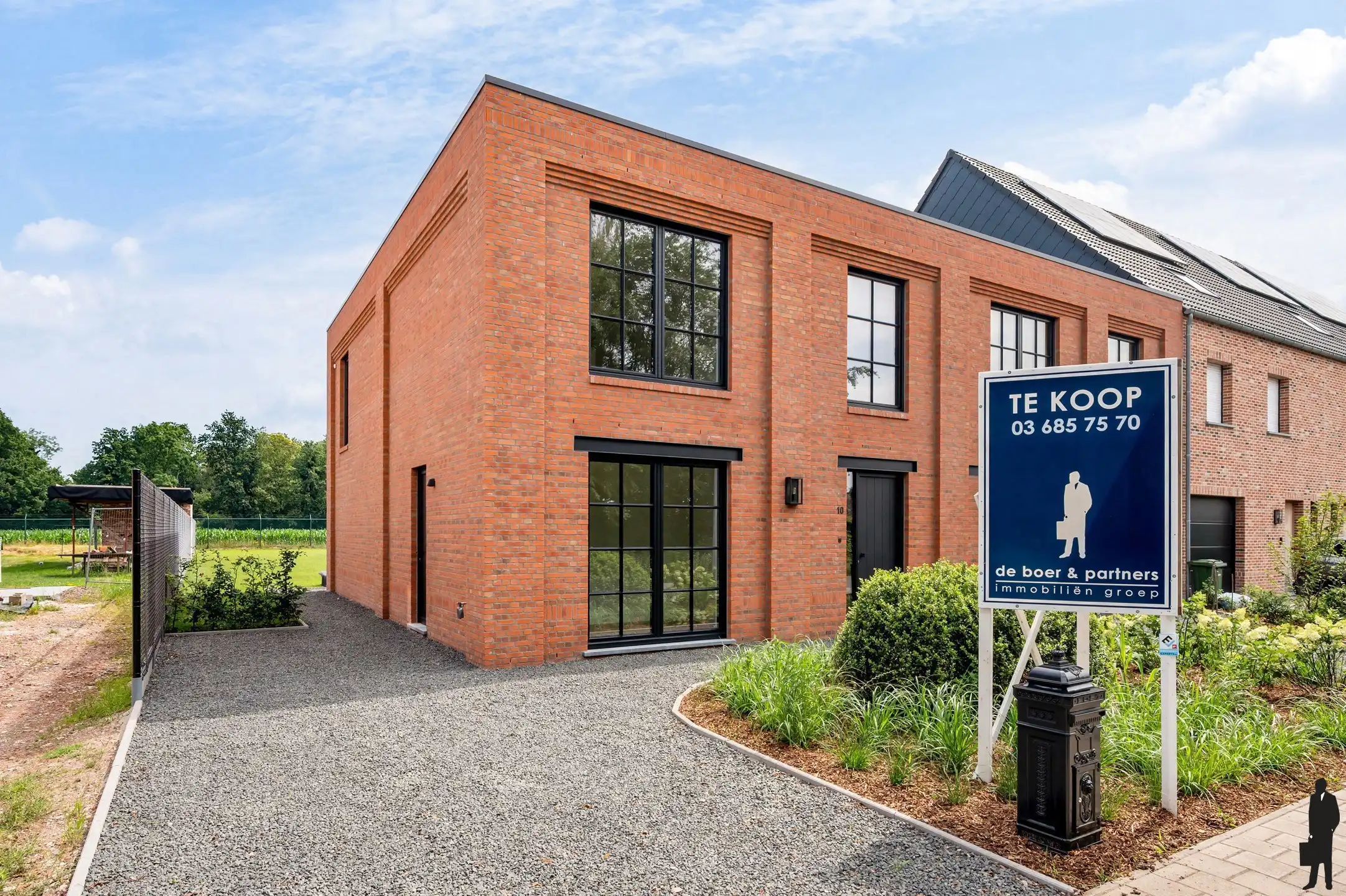HOB Moderne woning te Essen Heikant foto {{pictureIndex}}