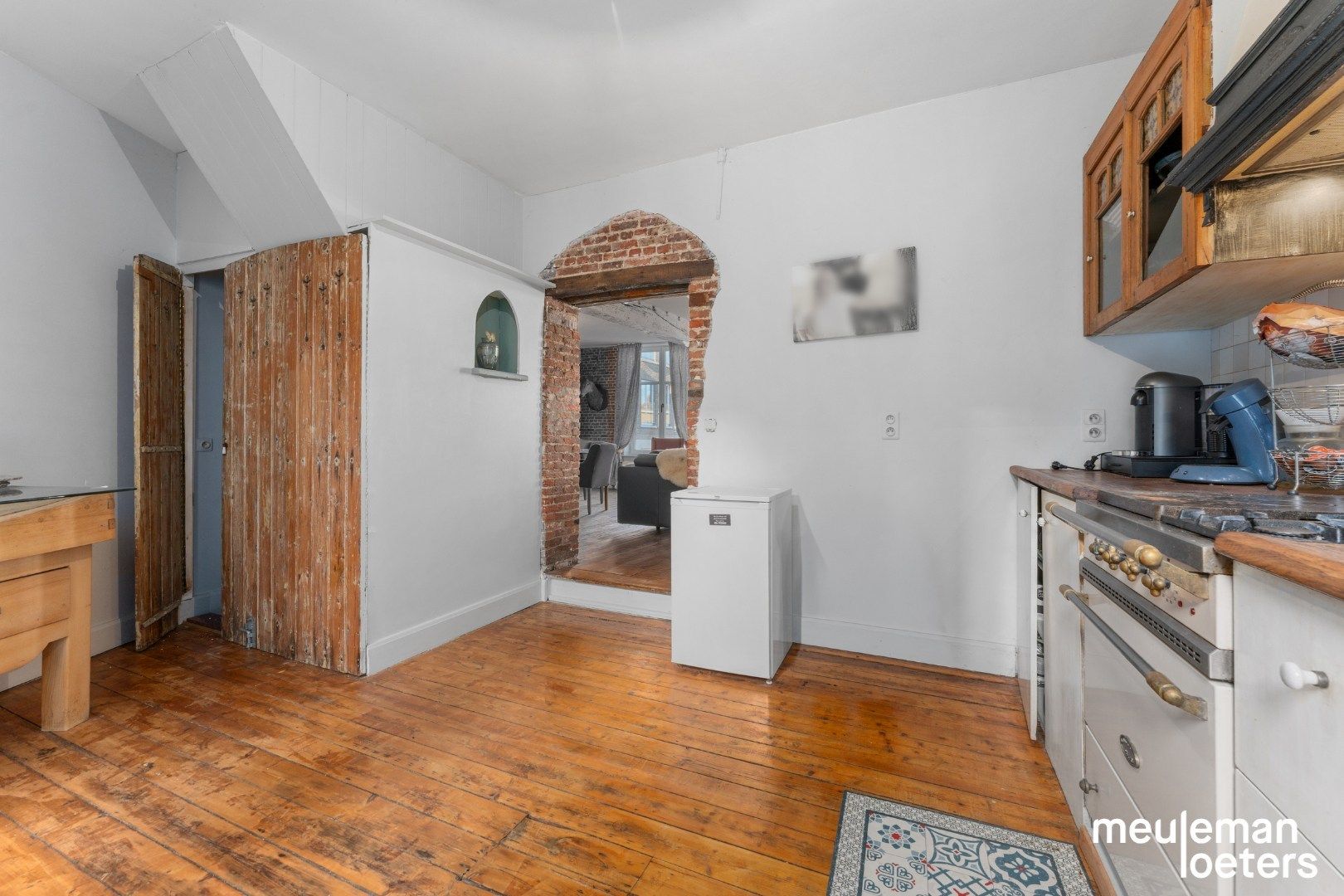 uiterst commercieel gelegen handelspand met ruime woonst foto 11