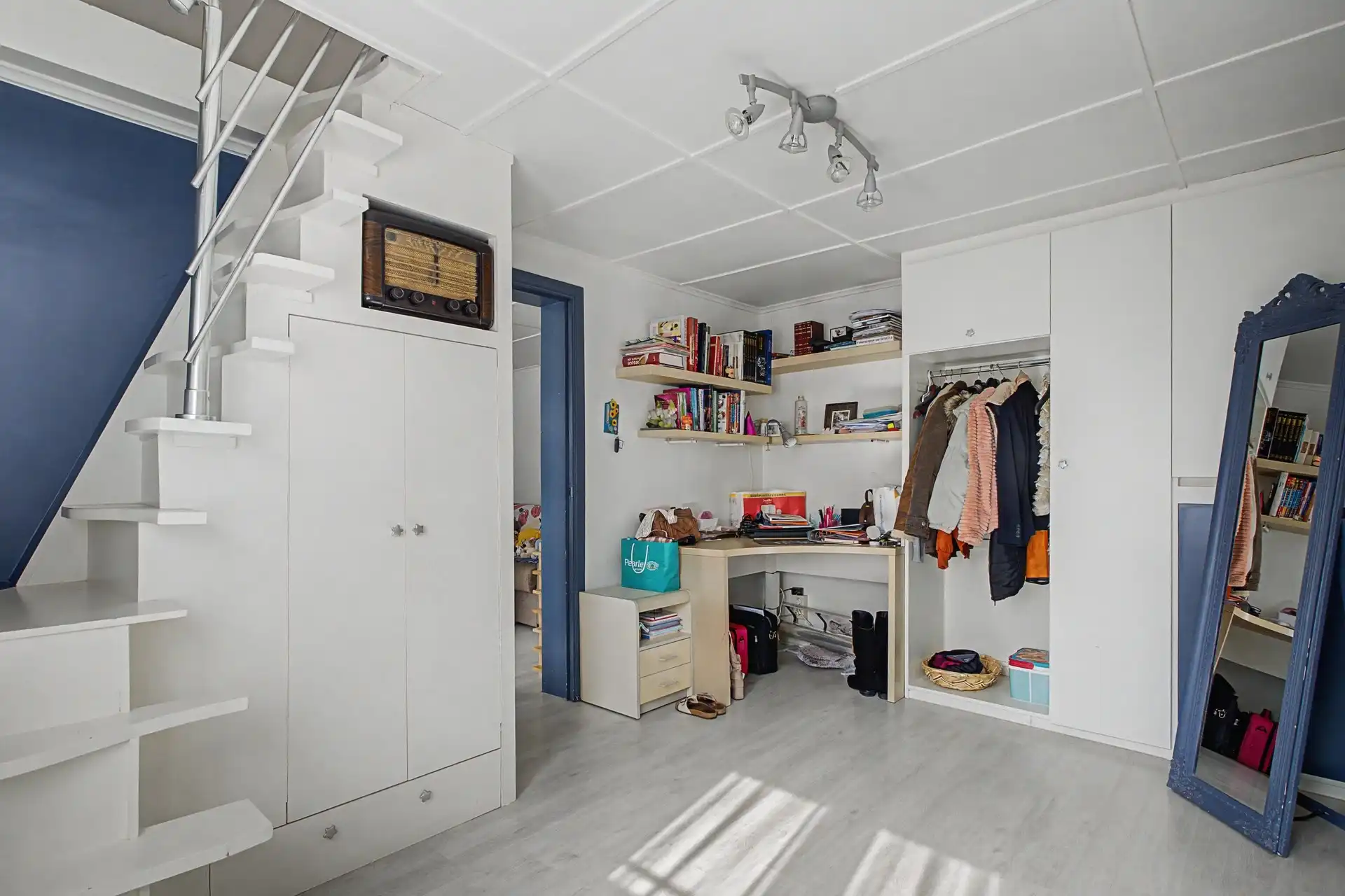 Instapklare halfopen bebouwing met 2 slaapkamers en garage nabij centrum Uitbergen foto 16