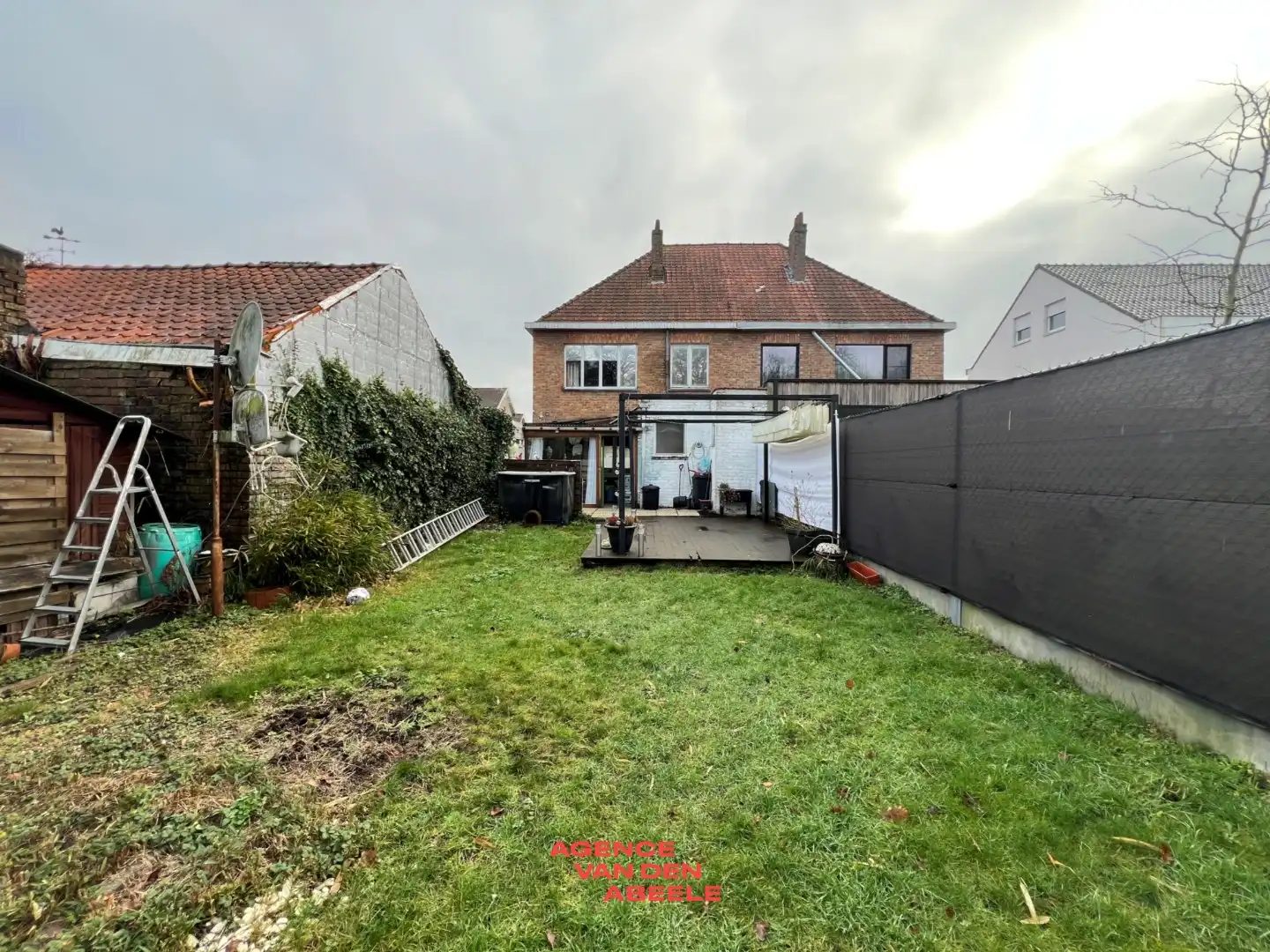 Rustig gelegen halfopen bebouwing met 3 slaapkamers en tuin  foto 13