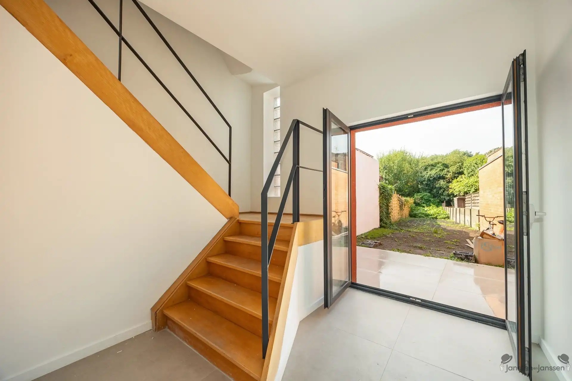 Karaktervolle, gerenoveerde woning met veelzijdige indeling tegenover de kerk van Brecht  foto 11
