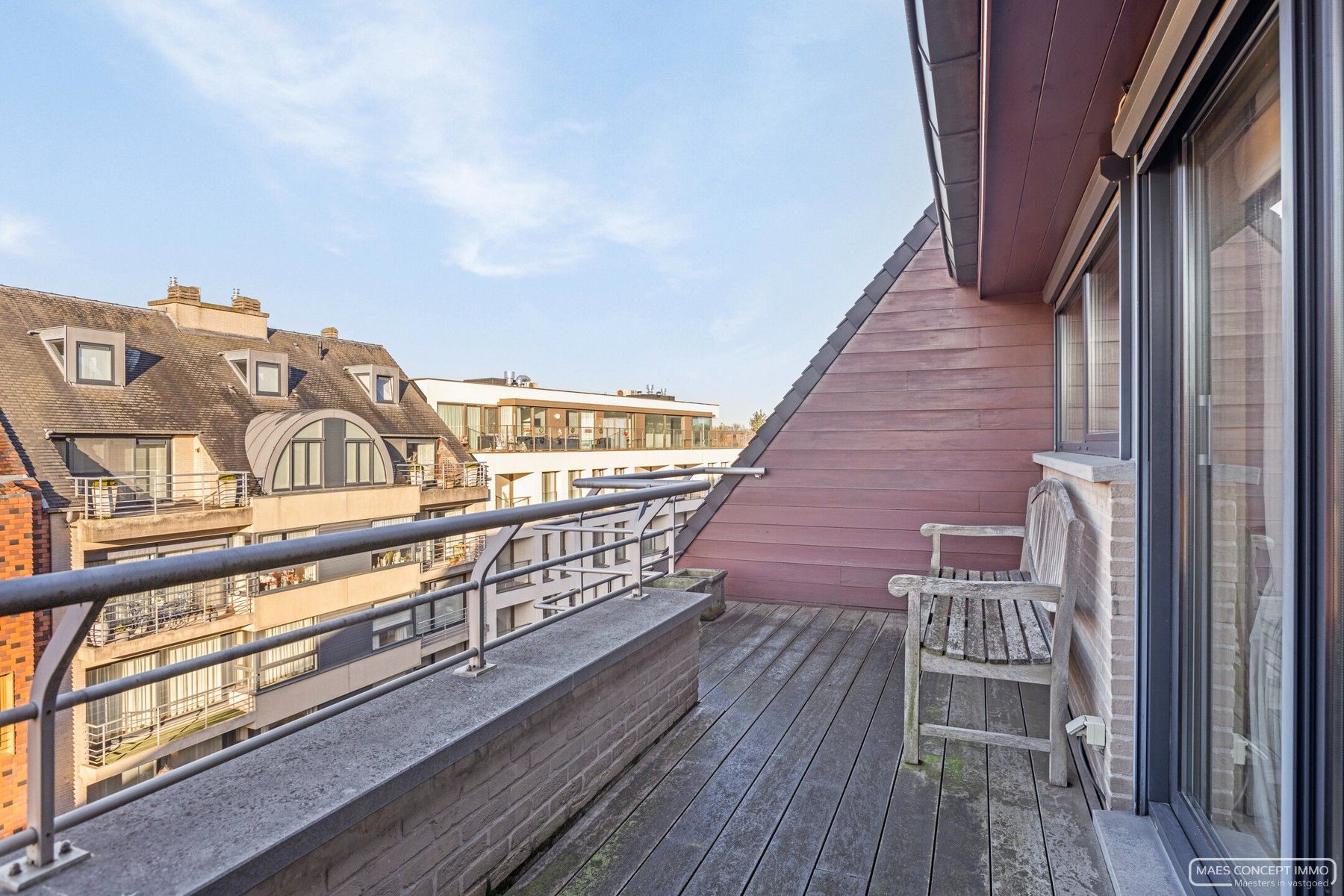 Op te frissen appartement met 2 slaapkamers & 2 ruime terrassen in het hart van Roeselare foto 6