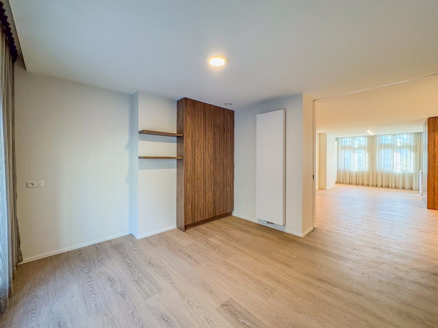 Ruim appartement met 2 slaapkamers en terras in het centrum. foto 15