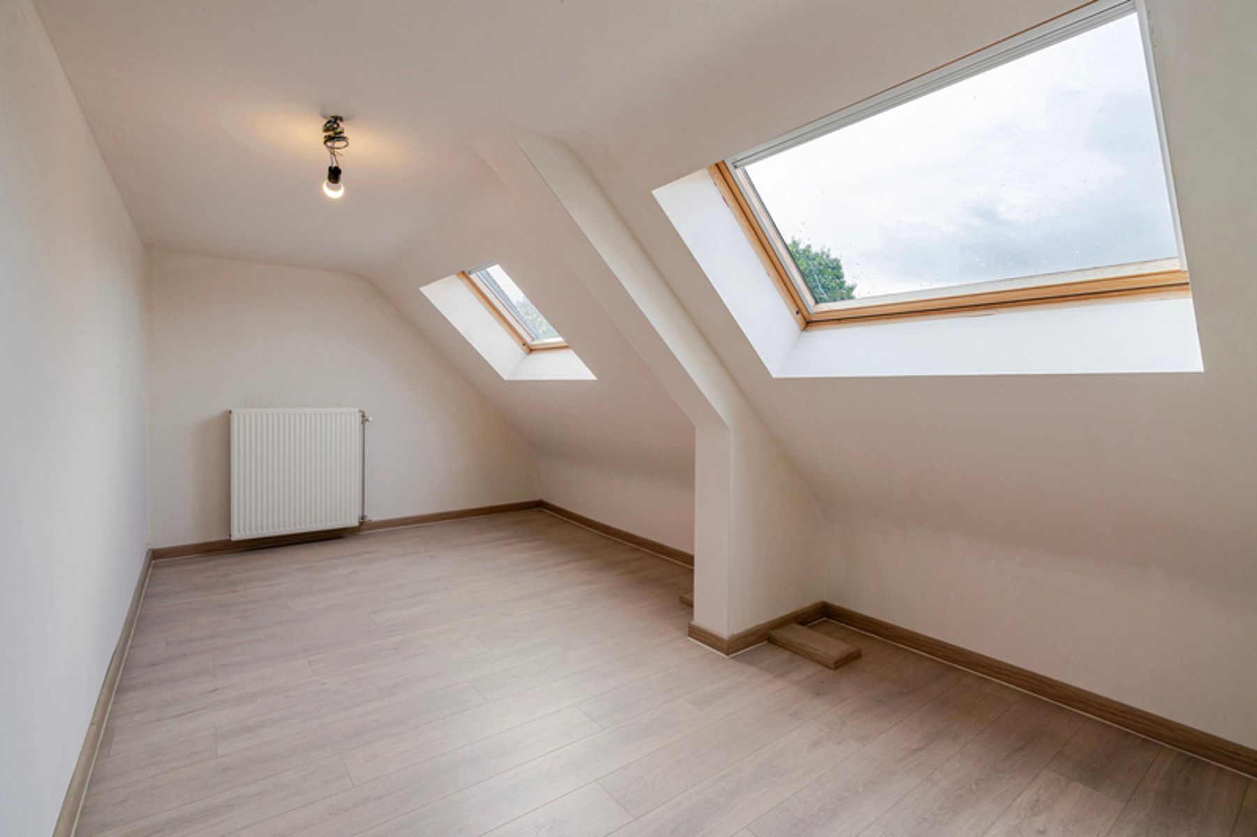 Gerenoveerde gezinswoning met 4 slpk aan station van Beernem foto 20