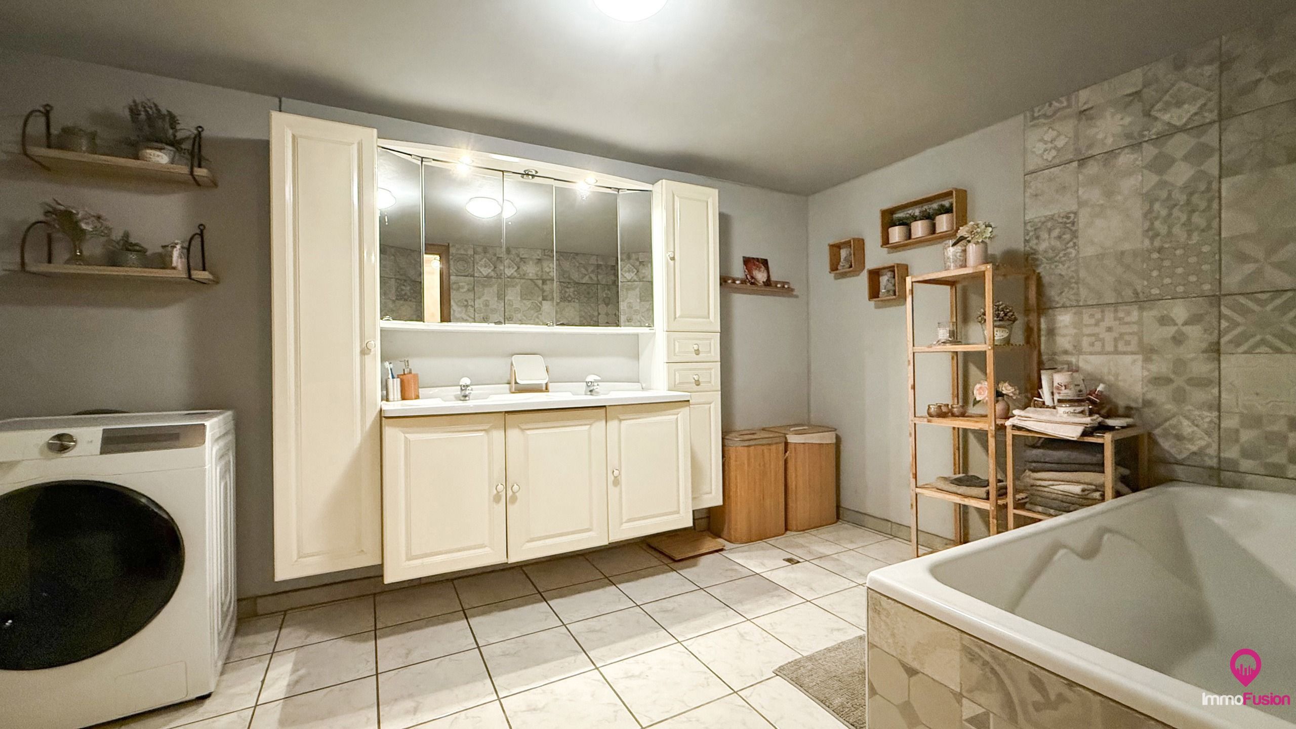 Idyllische woning met 2 slaapkamers, weide en stallen! foto 12