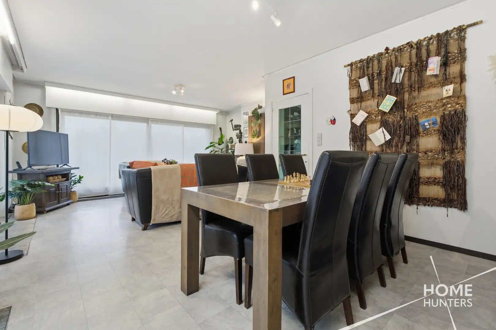 RUSTIG GELEGEN BUNGALOW MET RUIME TUIN EN VEELZIJDIGE KELDERRUIMTE foto 13
