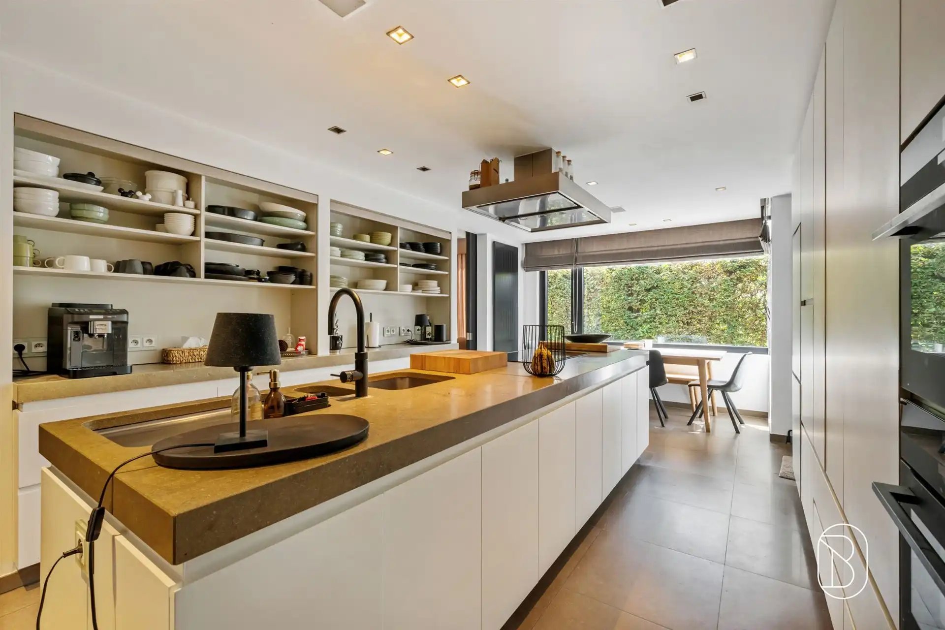 Grote architectenwoning met mooie tuin + bijgebouw foto 12