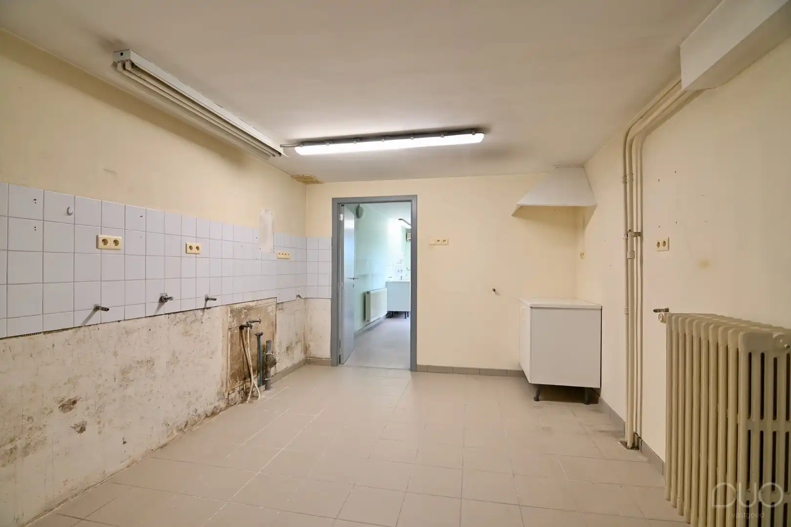 Ruime gezinswoning met aparte praktijkruimte op 14a89ca foto 14