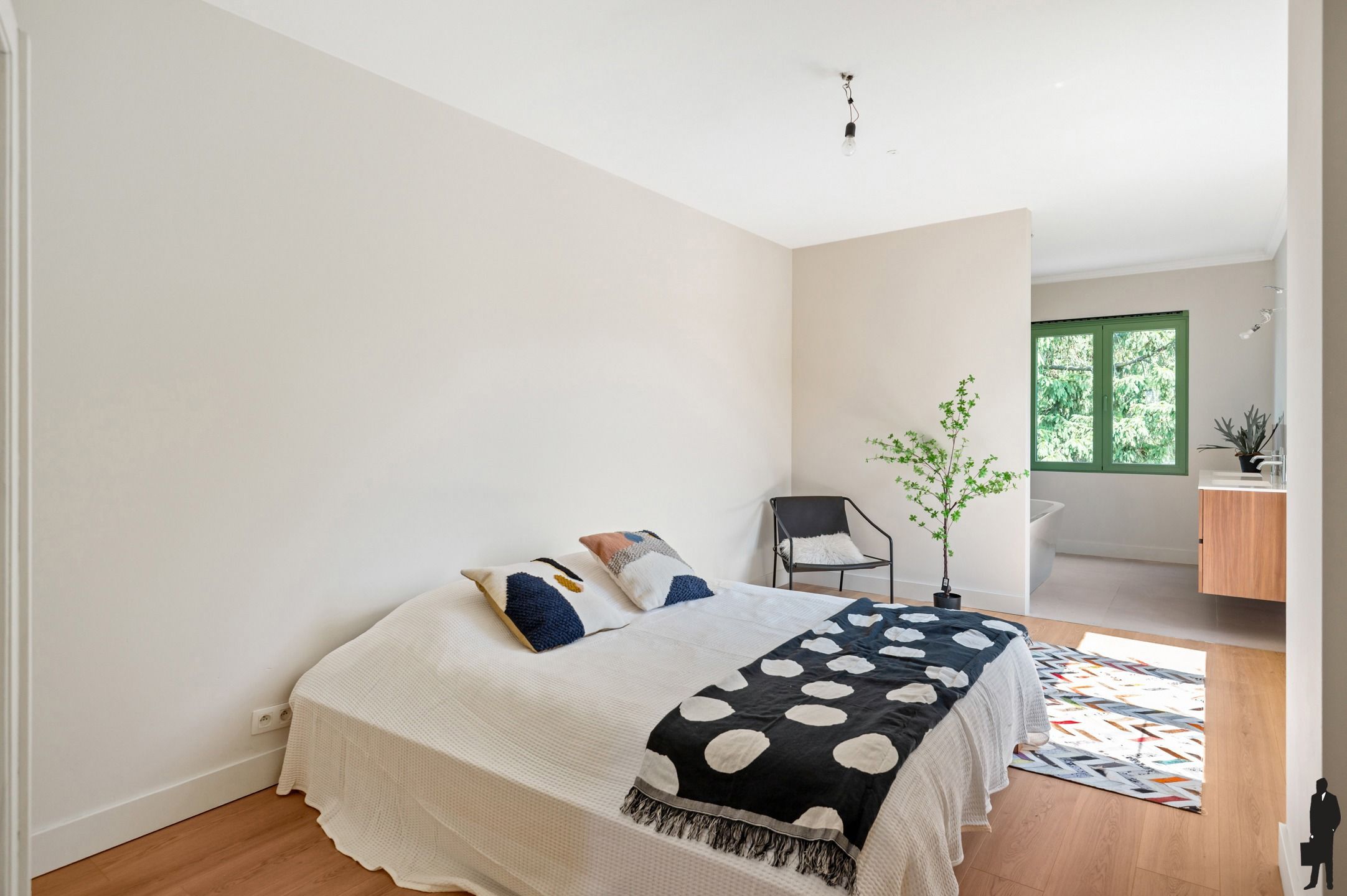 Volledig gerenoveerde herenwoning op een perceel van 770 m²  foto 14