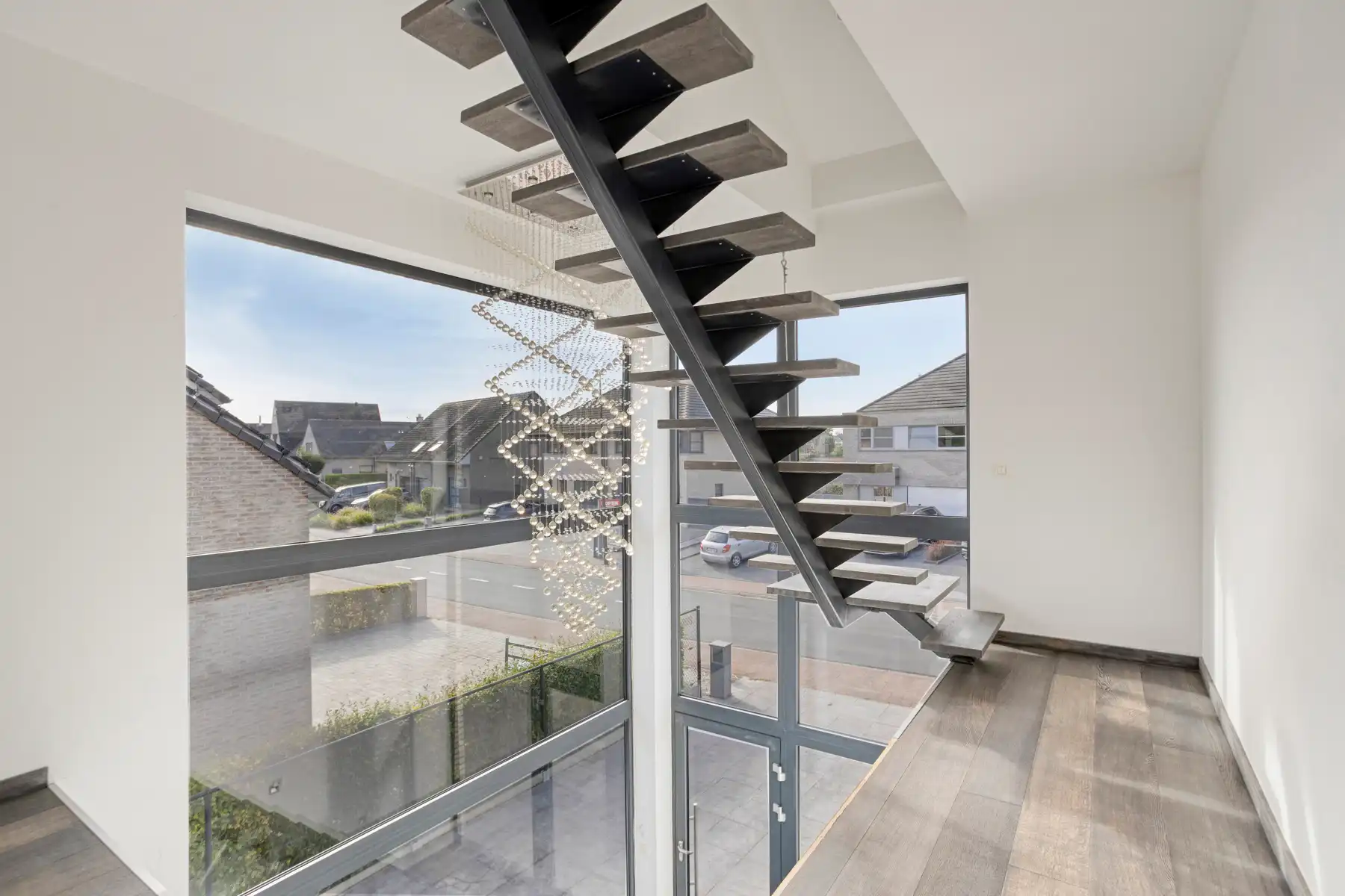 Lichtrijke driegevelwoning met 250 m² woonruimte foto 6