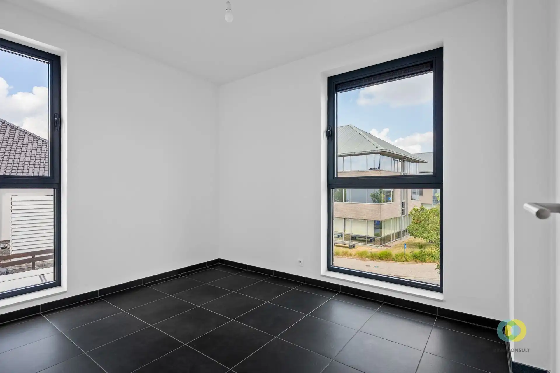 Recent appartement met groot terras foto 7