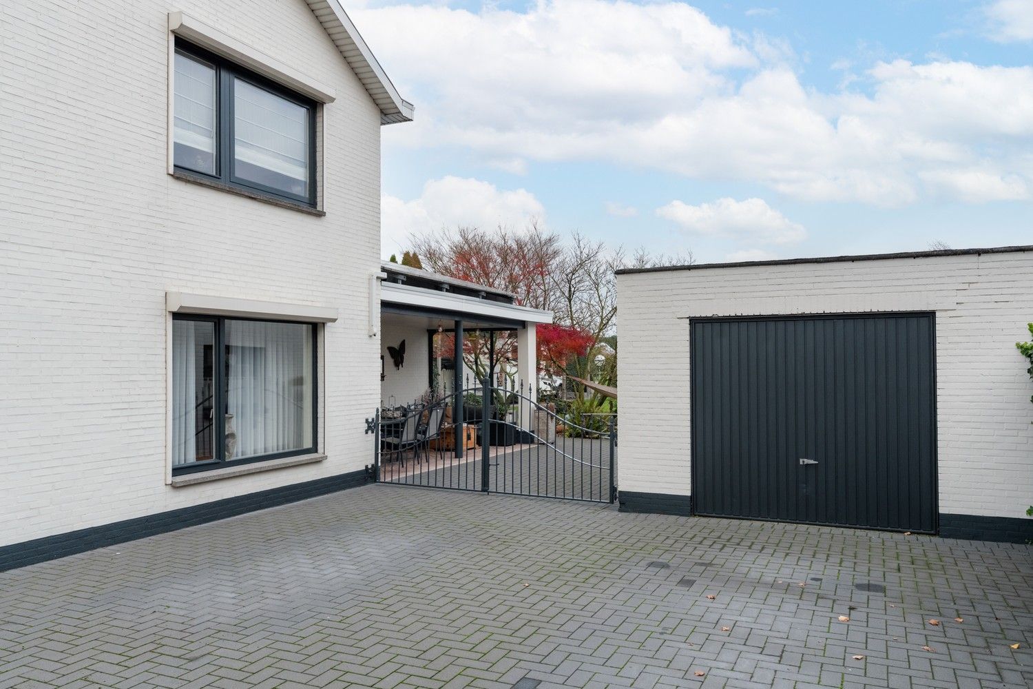 Vrijstaande woning met prachtig uitzicht op weilanden, rustige ligging nabij de Nederlandse grens! foto 40