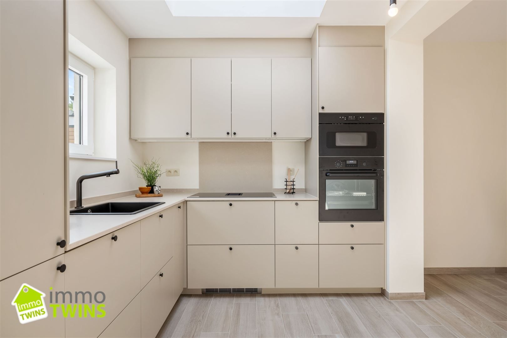 Volledig gerenoveerde woning in het hart van Kemzeke foto 6