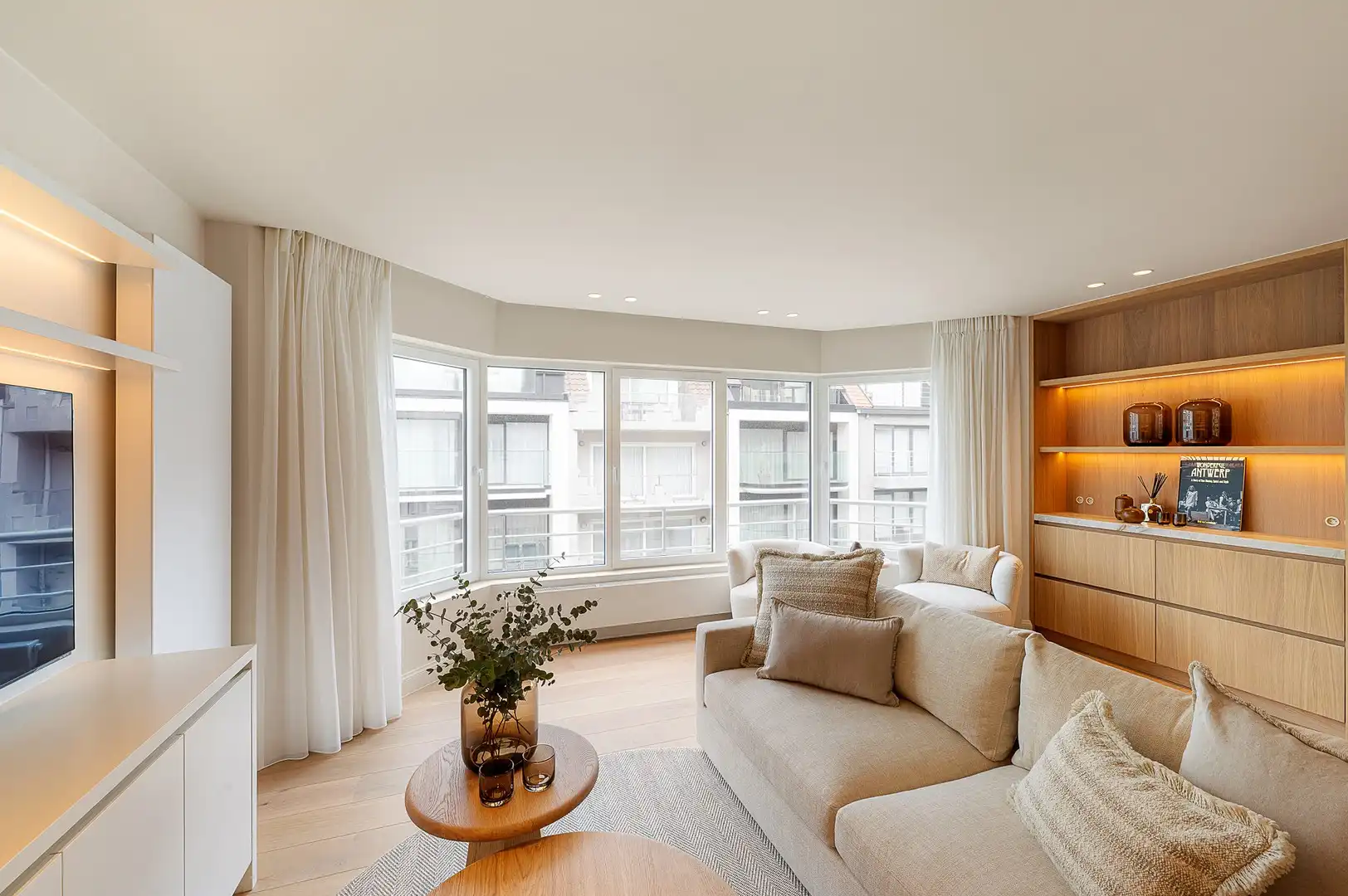 Gerenoveerd appartement met 3 slaapkamers en zijdelings zeezicht. foto 6
