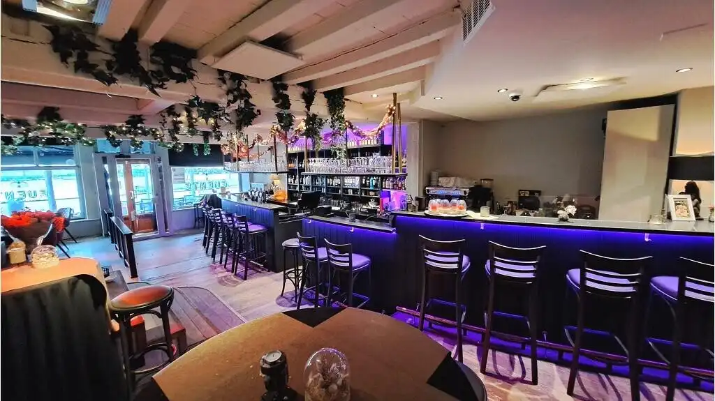 Commerciële ruimte over te nemen 8000 Brugge