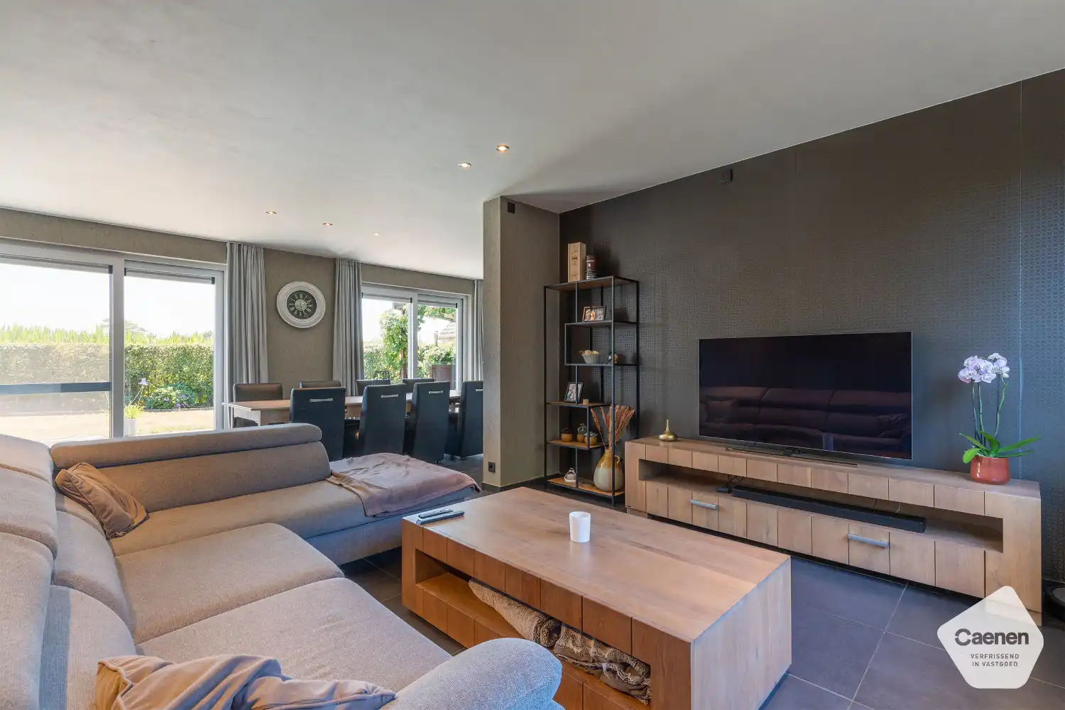Stijlvol en energiezuinig huis met 3 slaapkamers en mooie tuin met uitzichten in Ruddervoorde foto 5