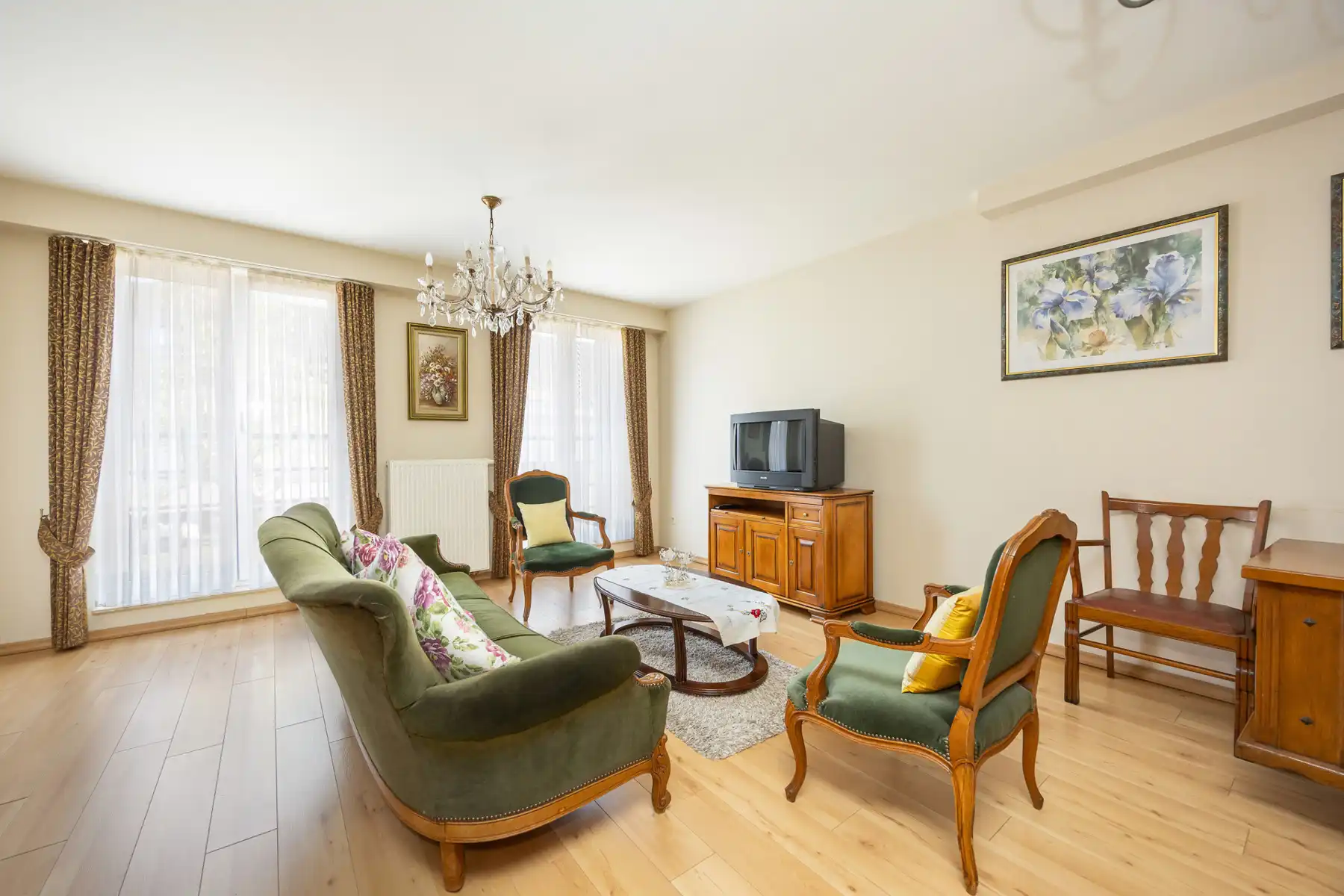Instapklaar appartement op de 1ste verdieping met 2 slaapkamers, terras en autostaanplaats.  foto 4