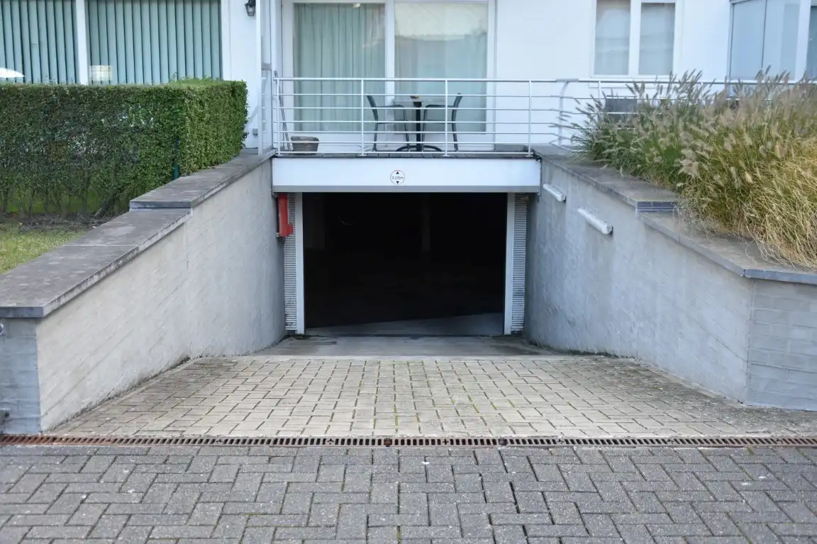 Dubbele, inpandige parkeerplaats – uiterst centraal gelegen foto 7