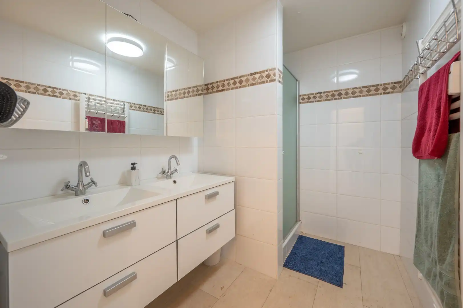 Gerenoveerd appartement met 4 slpks. op de Zeedijk foto 24
