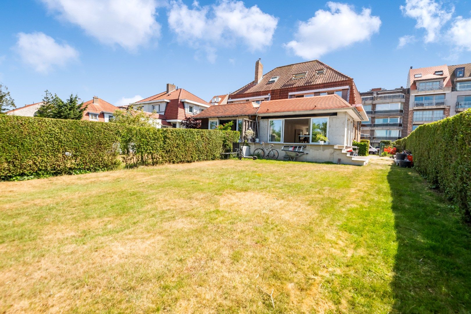 Prachtig gerenoveerde koppelvilla met panoramisch zicht op het Zegemeer. foto 3