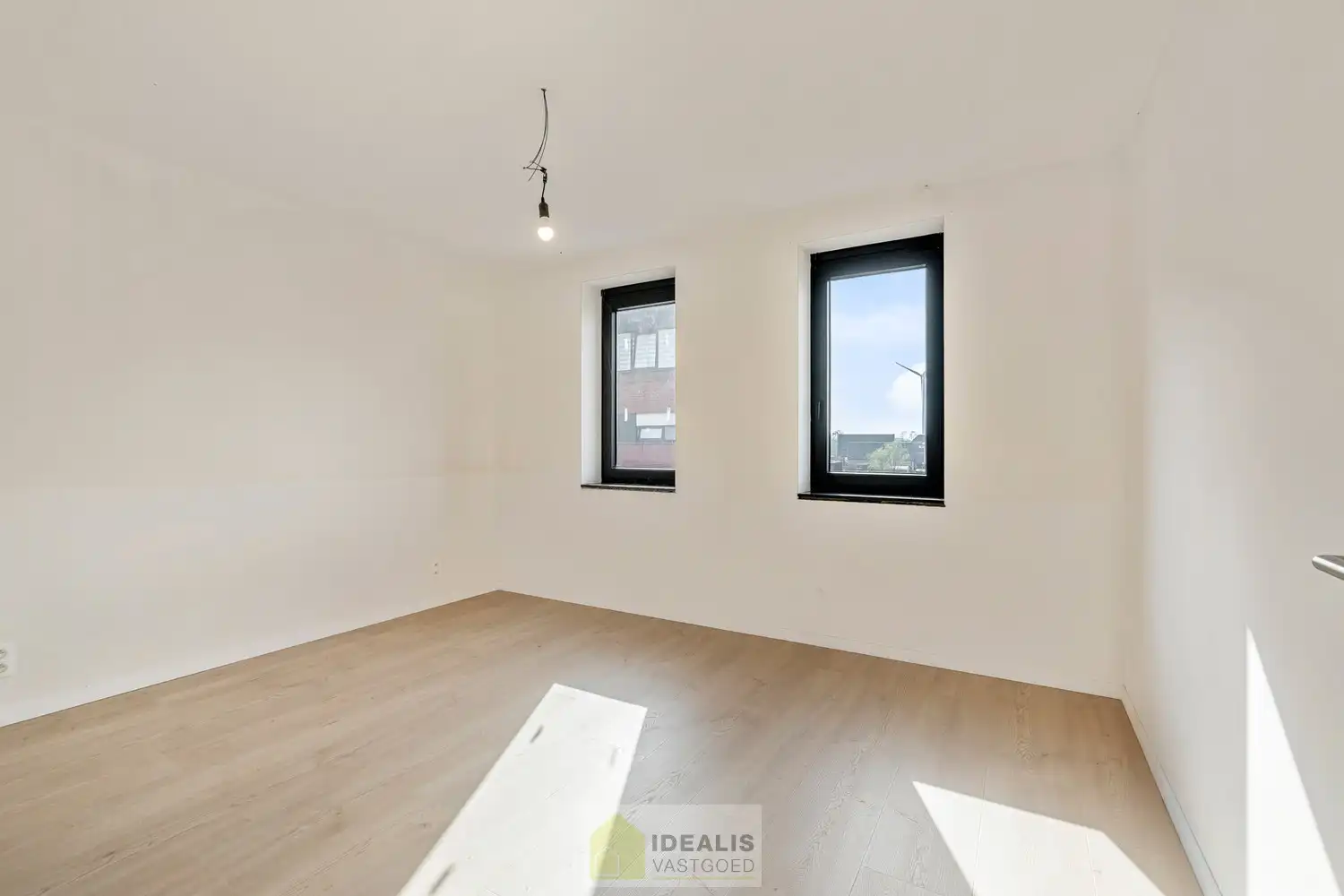 NIEUWBOUWAPPARTEMENT MET 2 SLAAPKAMERS, KELDERBERGING EN EEN ONDERGRONDSE AUTOSTANDPLAAT foto 9