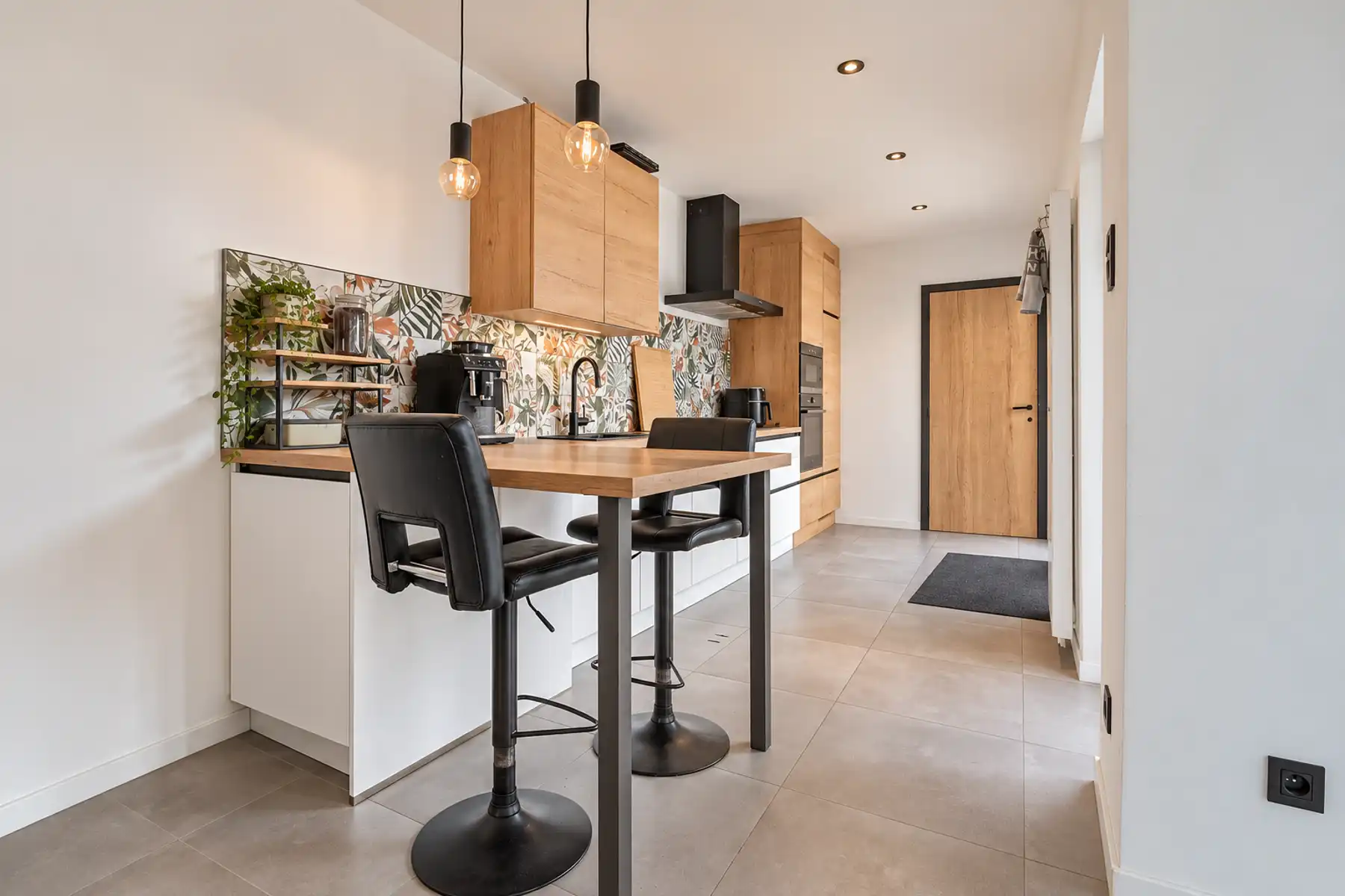 Gerenoveerde, instapklare rijwoning met 2 slk in Zele foto 5