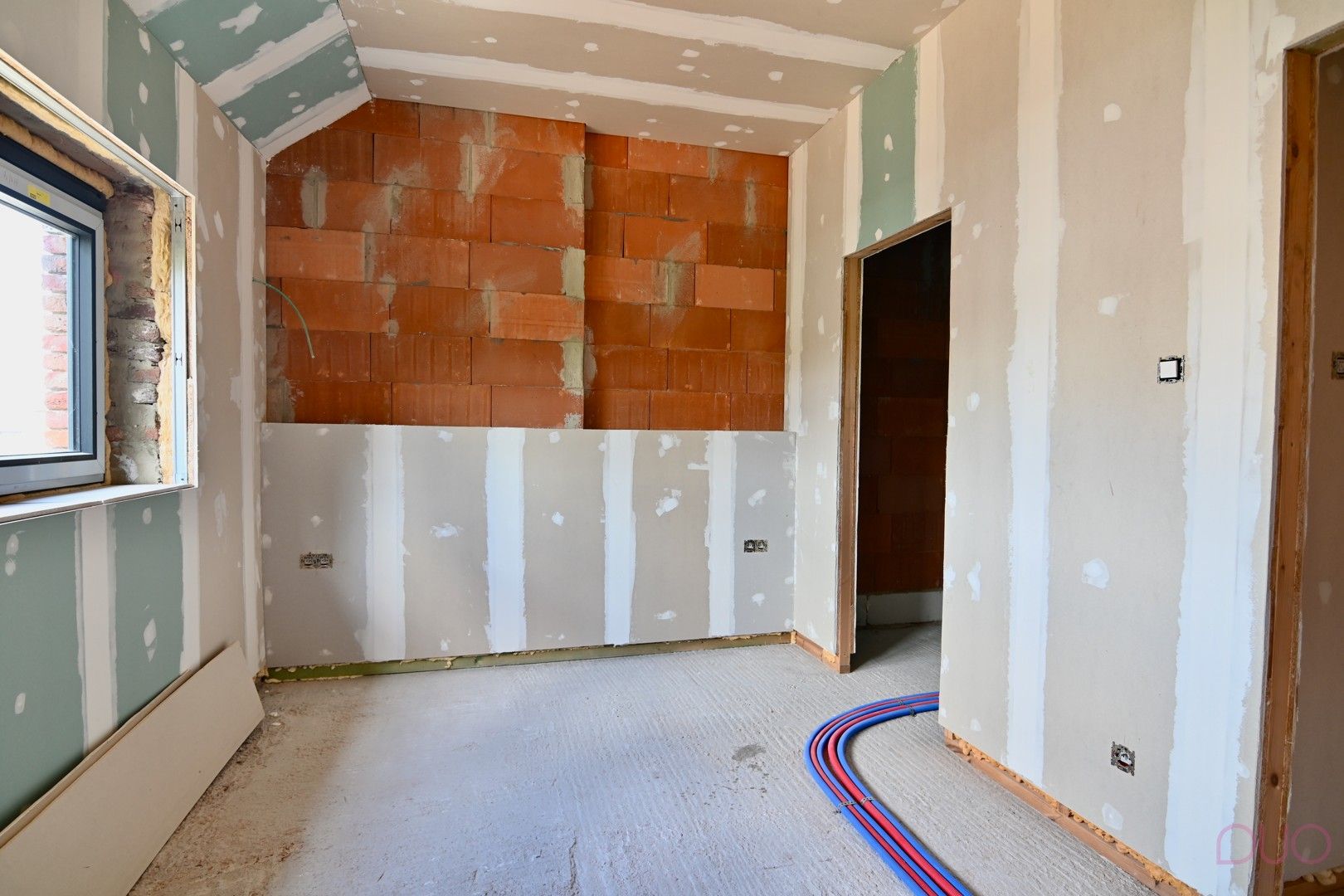 Exclusieve charmante vierkantshoeve in Gingelom met 5 slaapkamers,  drie afzonderlijke vakantiewoningen, grote schuur en achterliggende weide foto 56